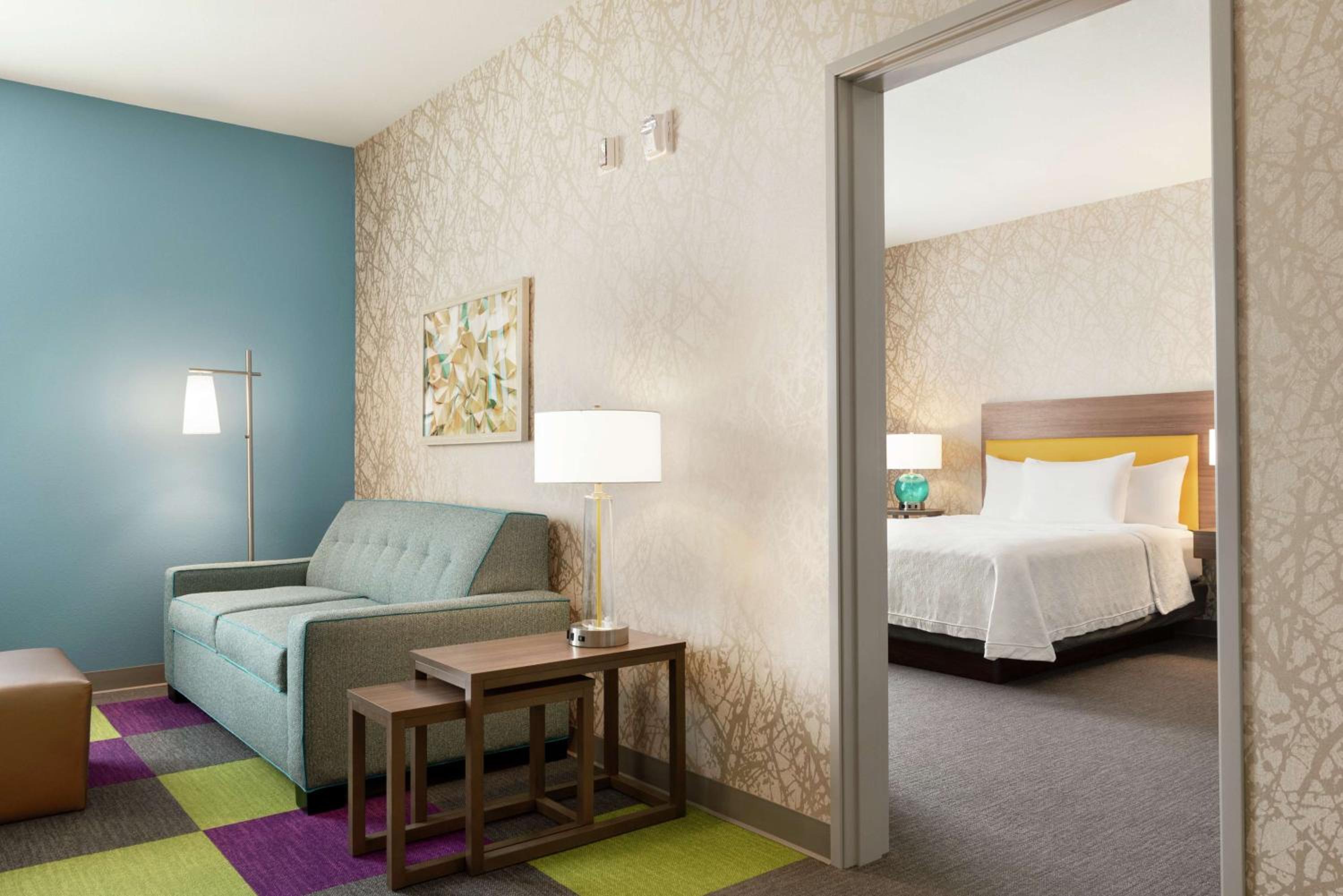 Queen Suite - Hearing Access/Non-Smoking - Photo 4