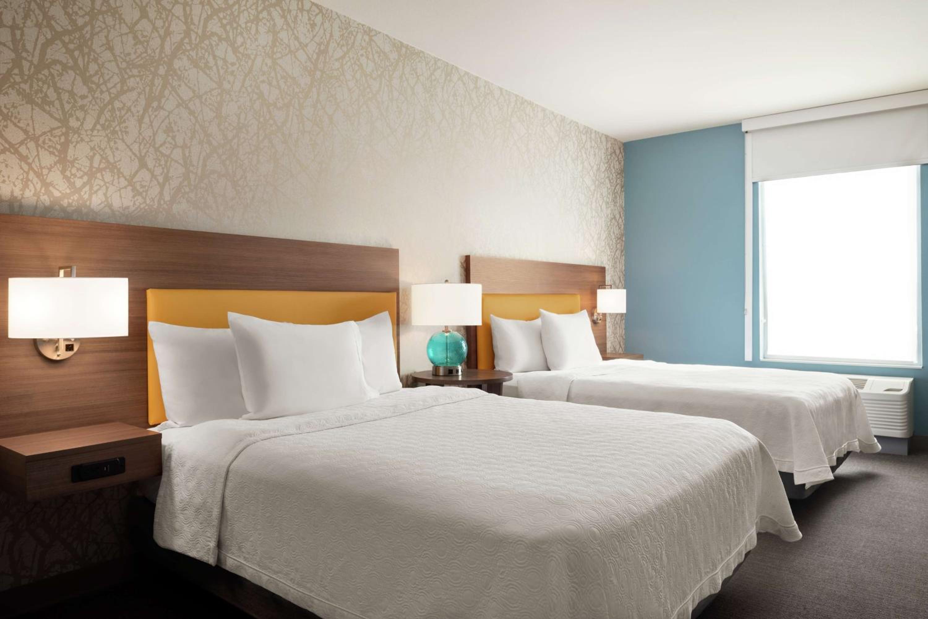 Queen Studio with Two Queen Beds - Non-Smoking - Photo 1