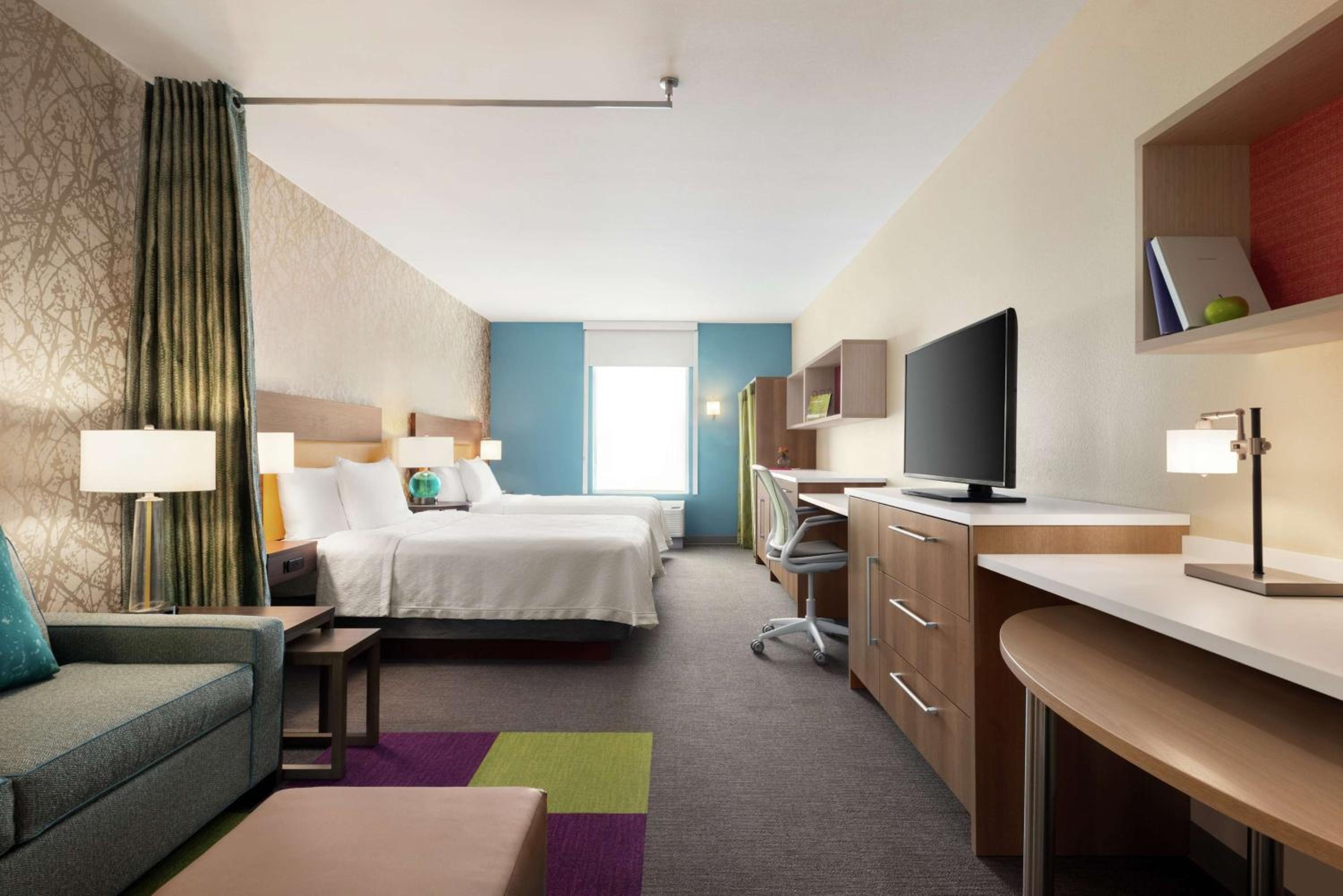 Queen Studio with Two Queen Beds - Non-Smoking - Photo 5