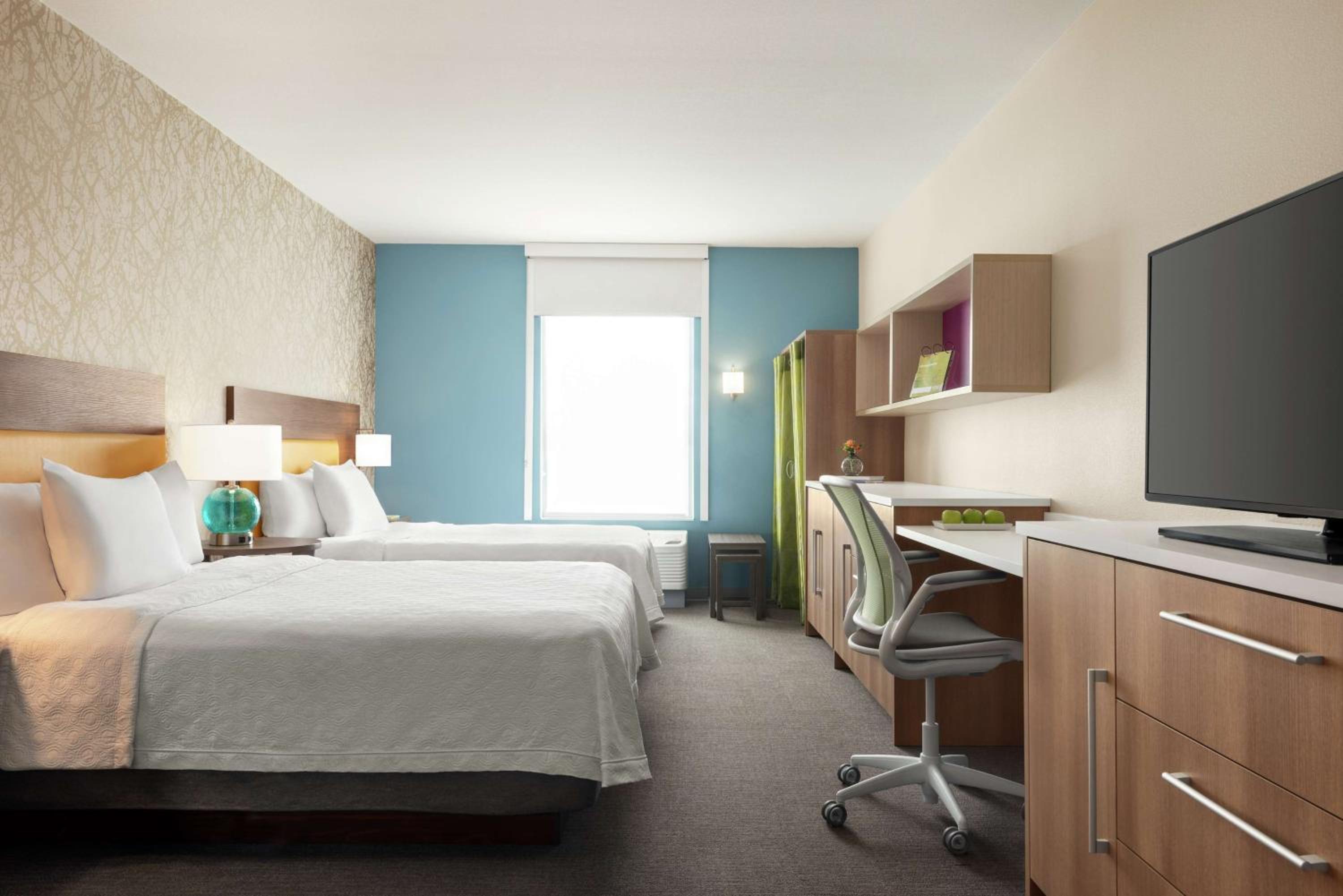 Queen Studio with Two Queen Beds - Non-Smoking - Photo 3
