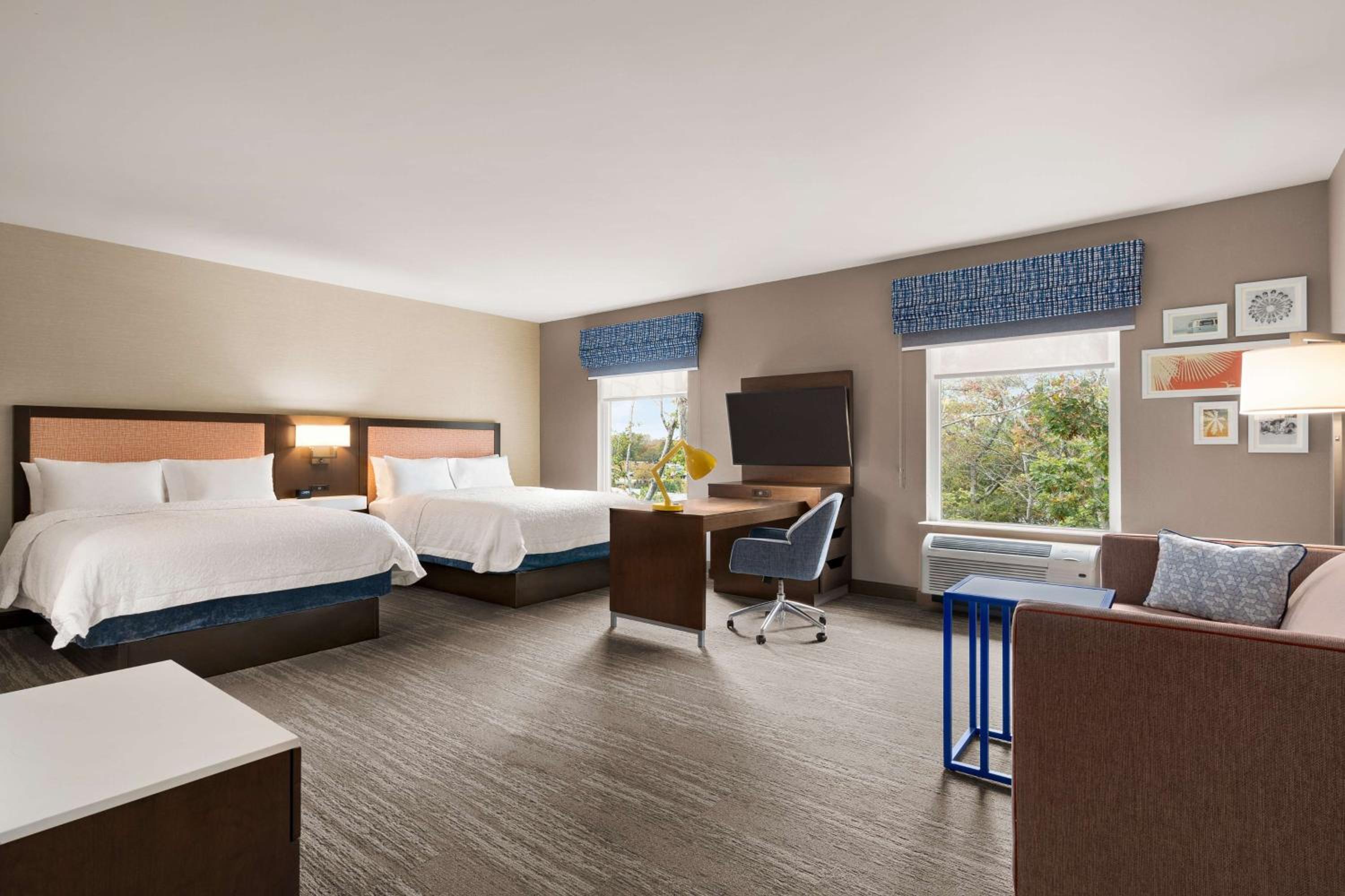 Queen Studio Suite with Two Queen Beds - Non-Smoking - Photo 5