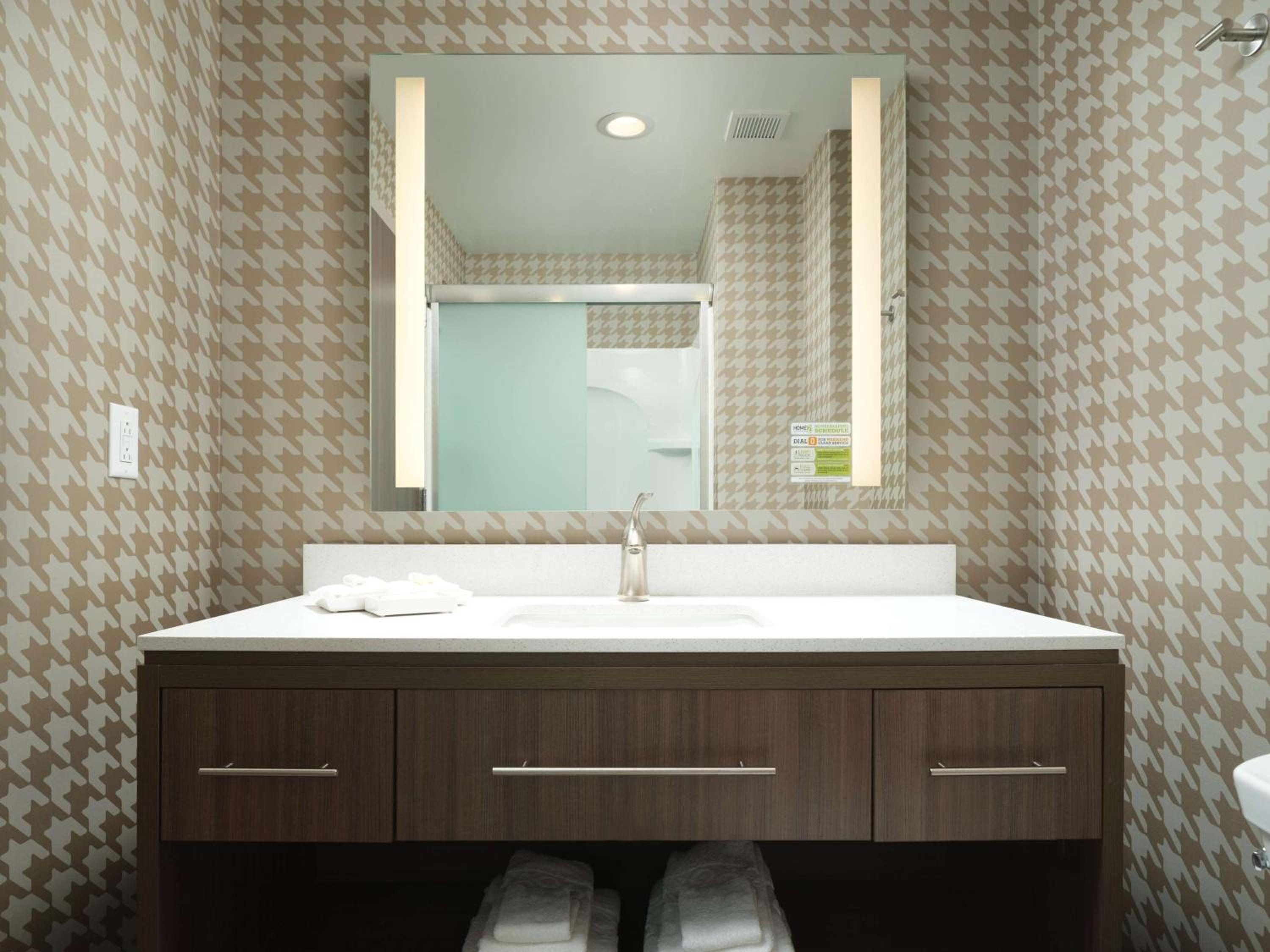 King Studio Suite - Non-Smoking - Photo 4