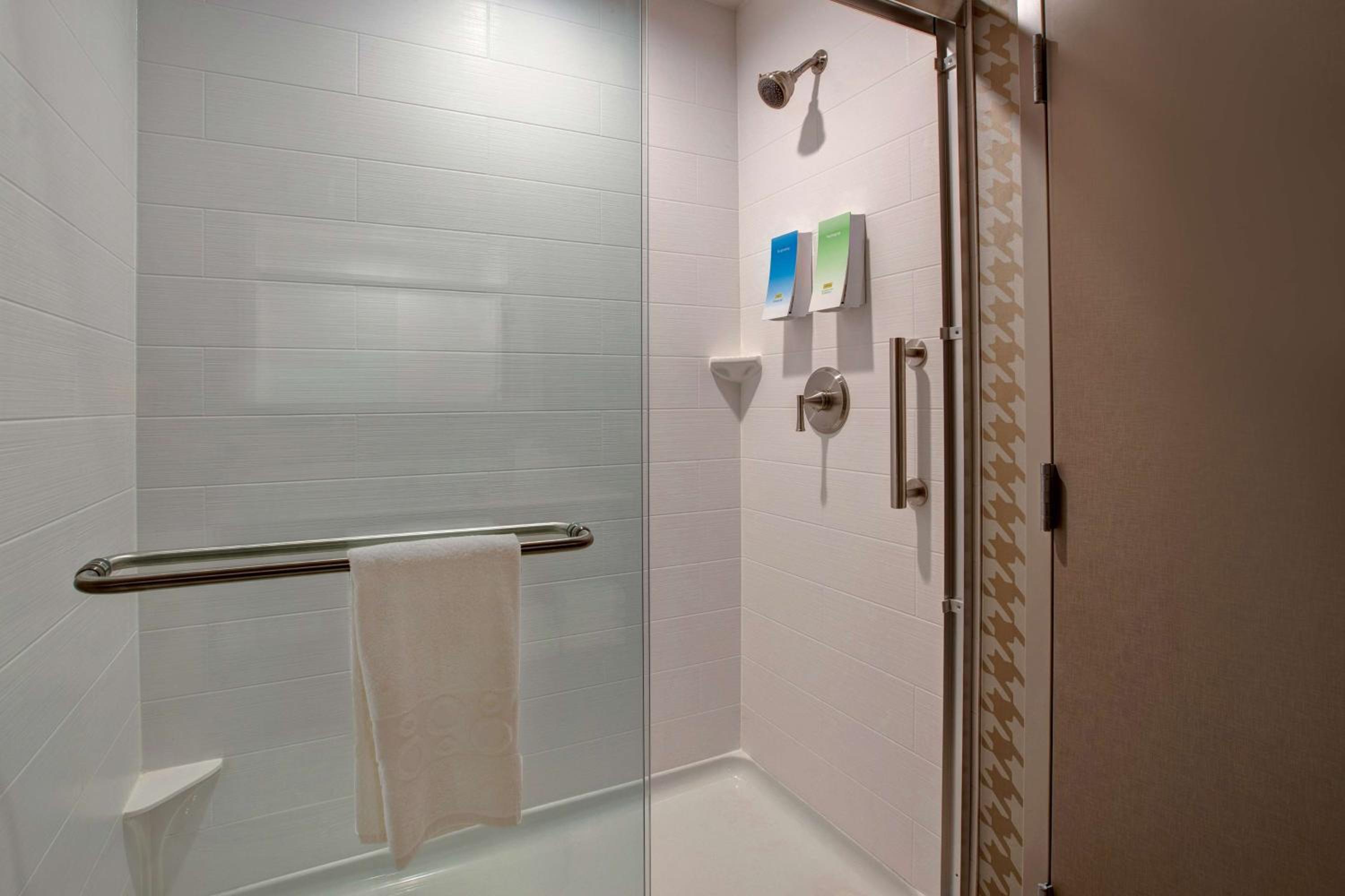 King Studio Suite - Non-Smoking - Photo 4