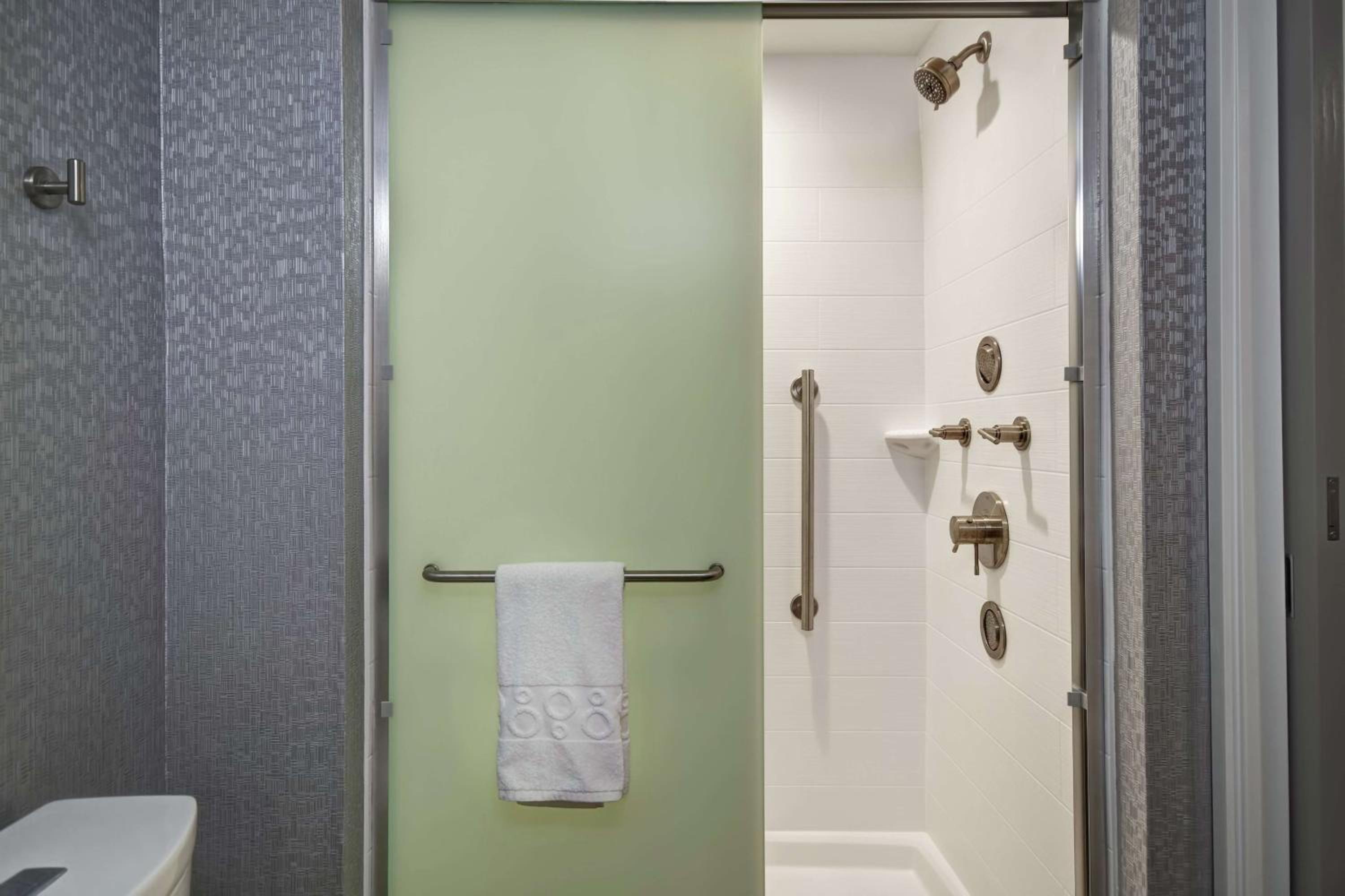 King Studio Suite with Spa - Non-Smoking photo 3