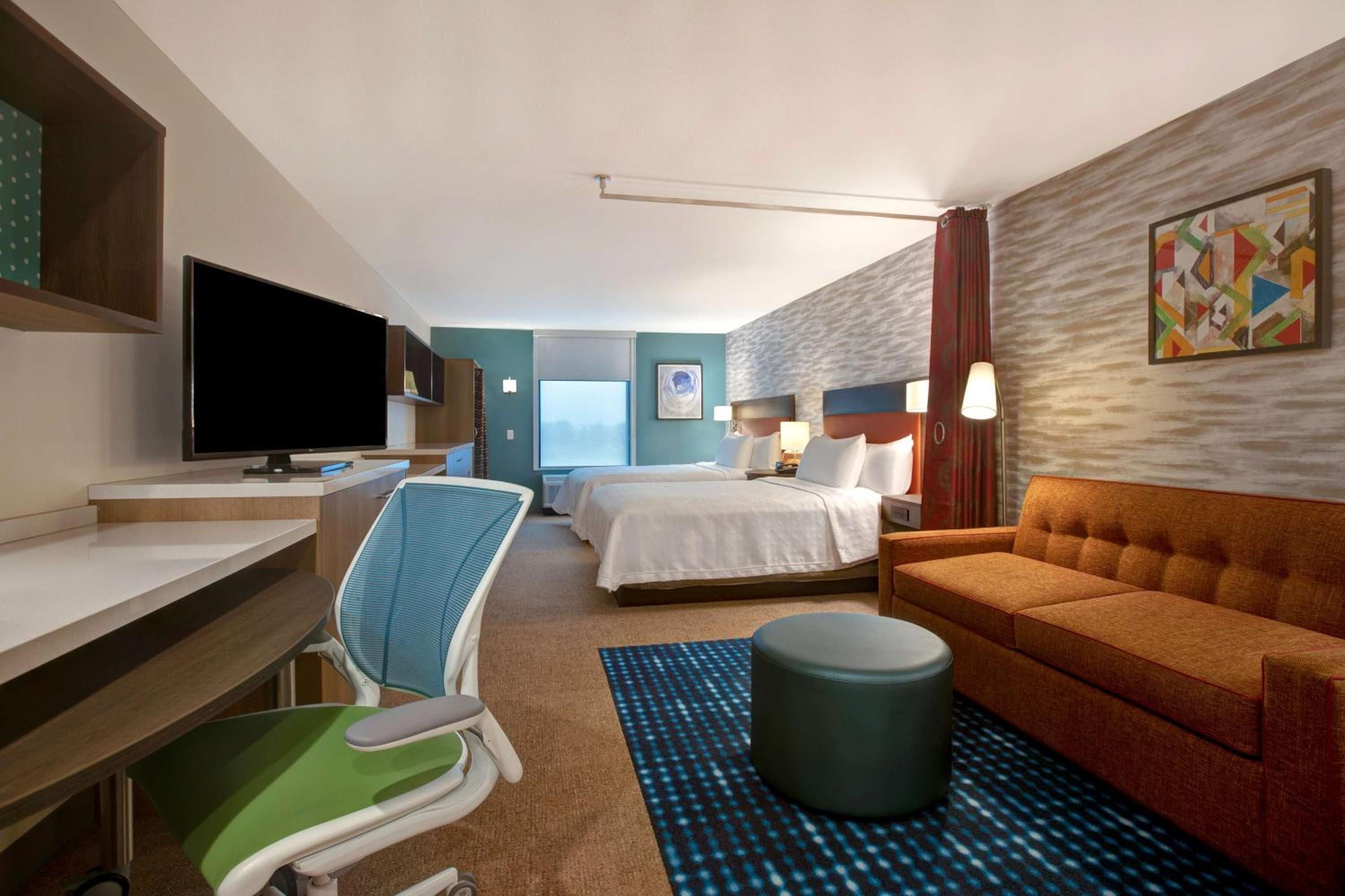 Queen Studio with Two Queen Beds - Non-Smoking - Photo 1