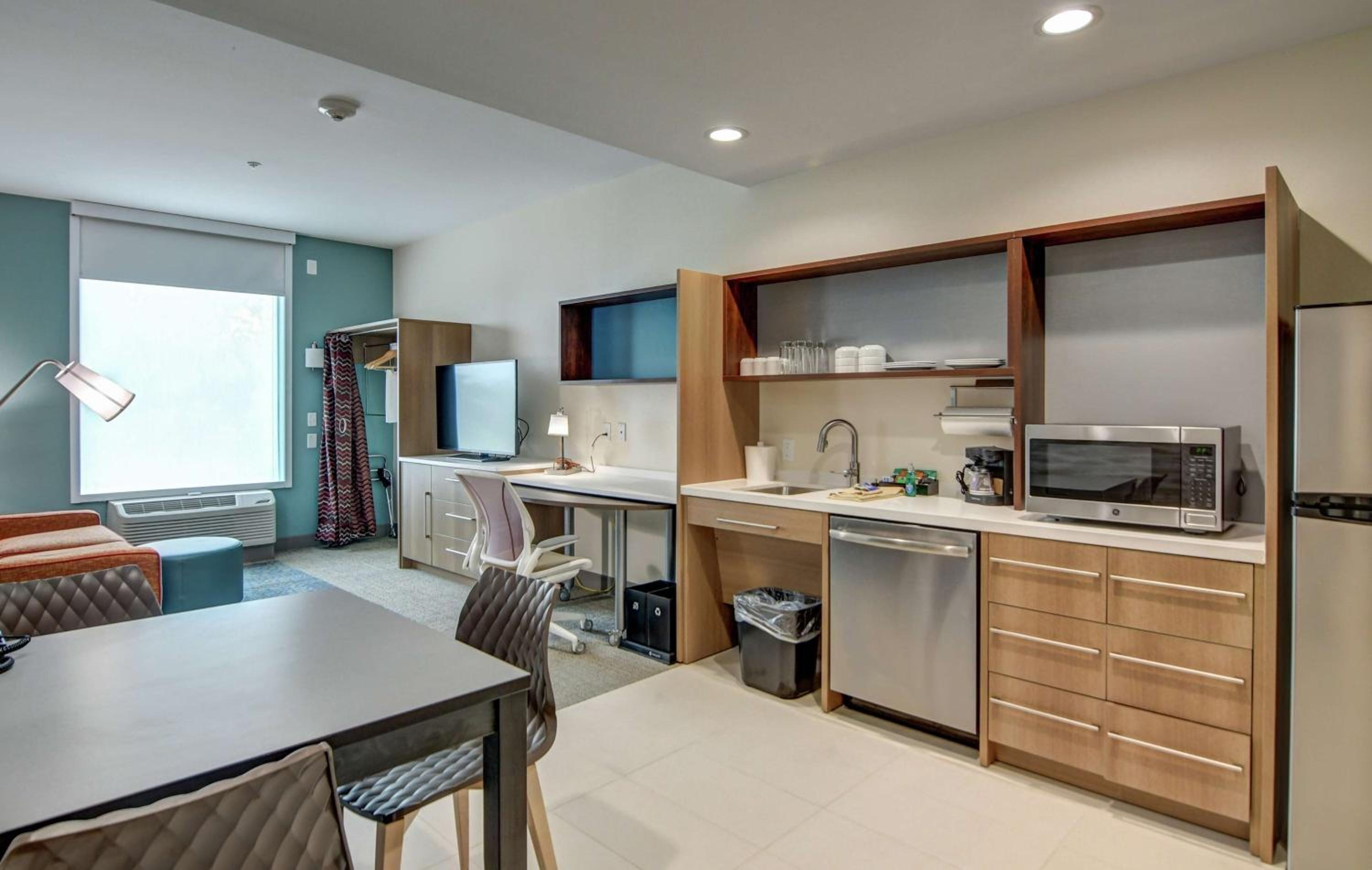 One-Bedroom King Suite - Non-Smoking - Photo 4