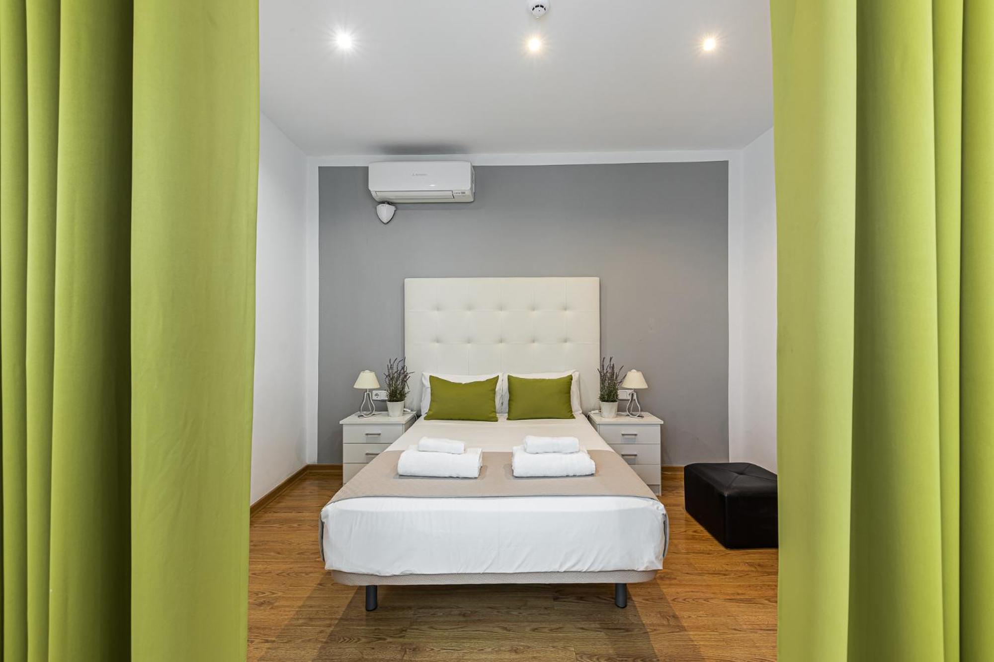 One-Bedroom Apartment photo 2
