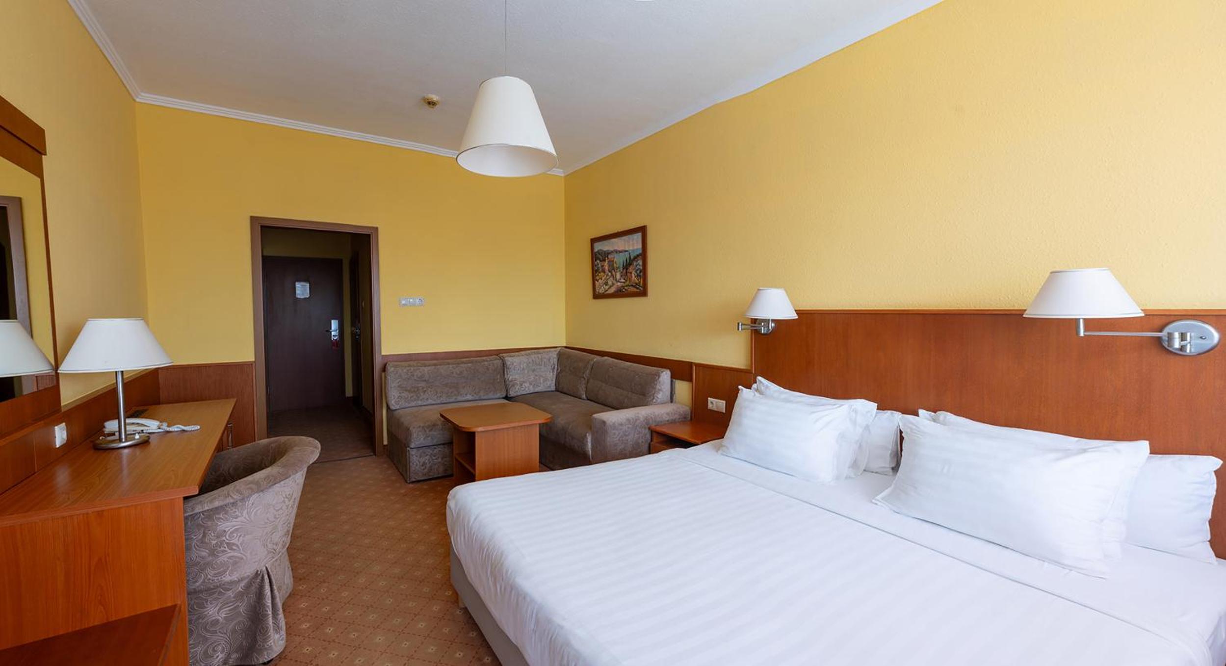 Superior Double or Twin Room photo 2