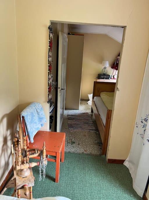 Five-Bedroom House photo 2