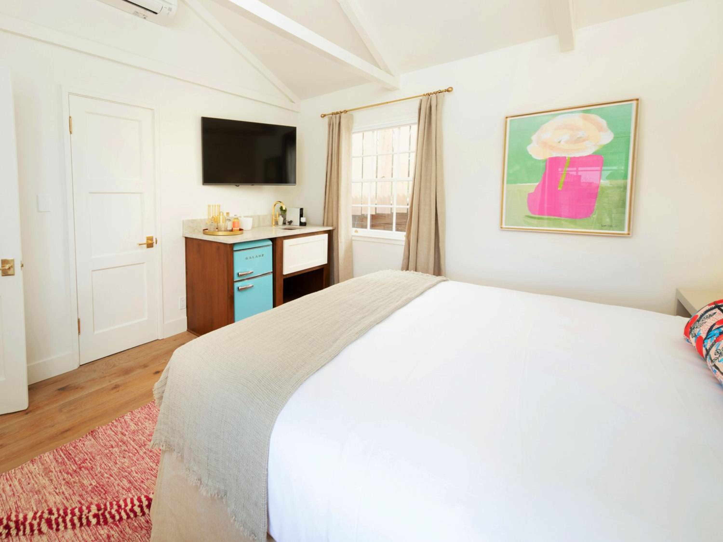 Deluxe King Room - Photo 2