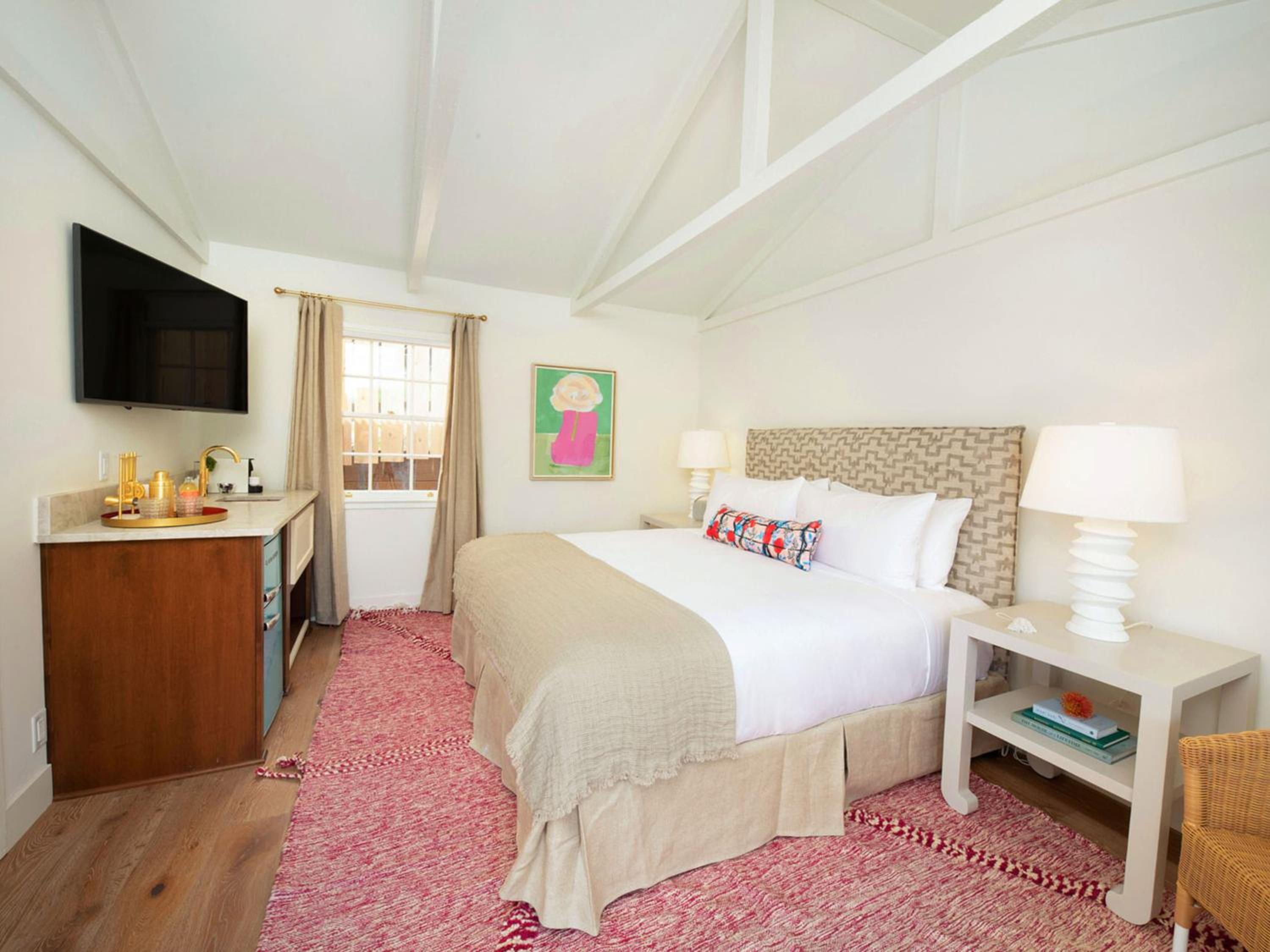 Deluxe King Room - Photo 1