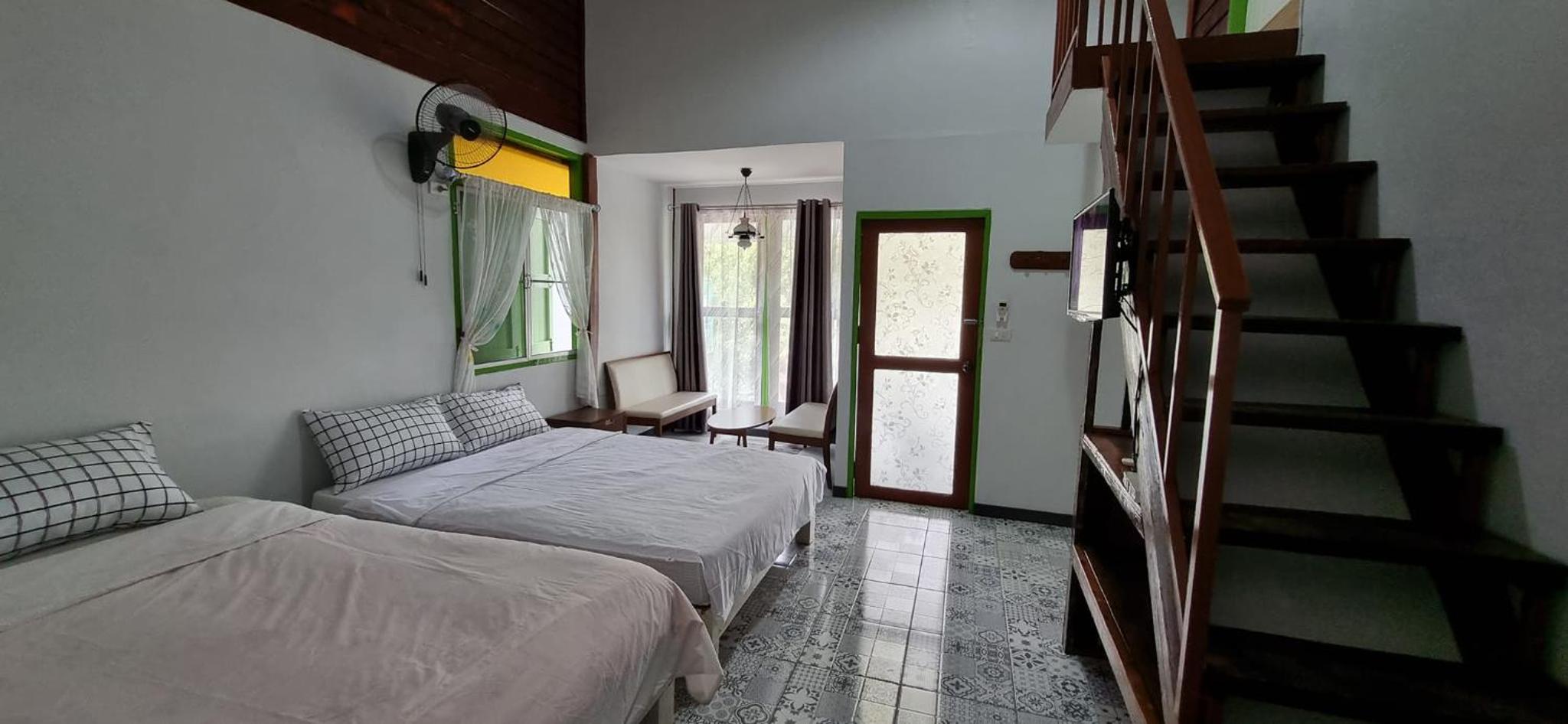 Bungalow - Water Front  - Photo 8