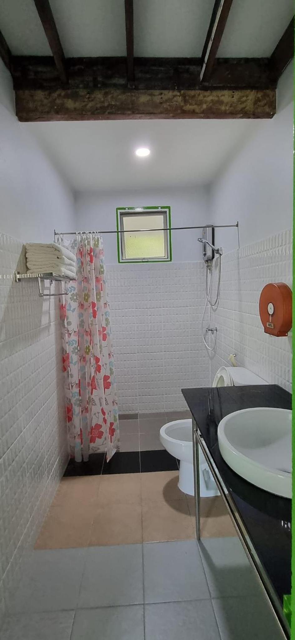 Bungalow - Water Front  - Photo 4