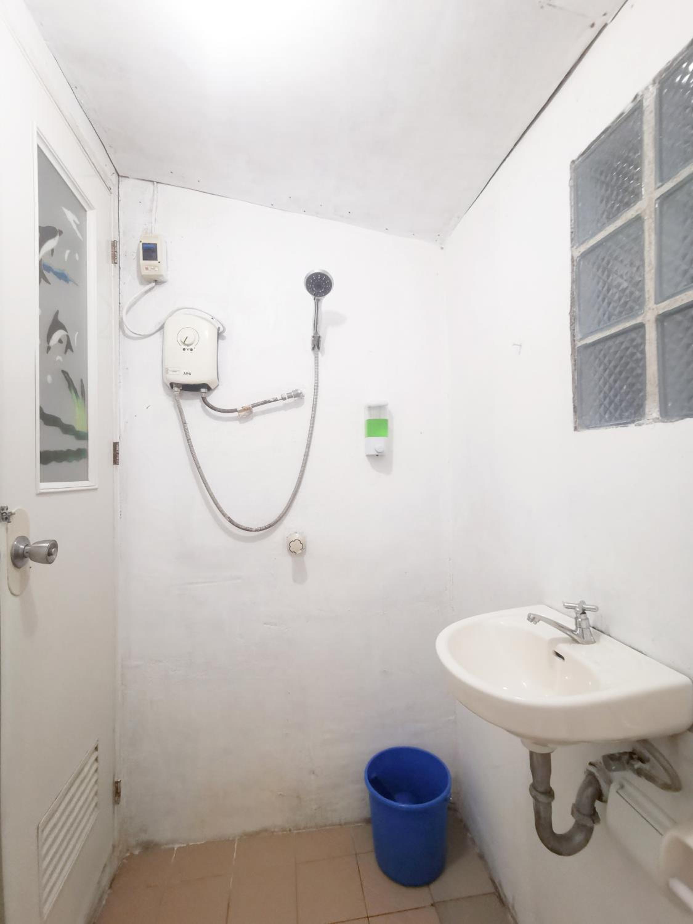 Quadruple Room with Private Bathroom - Photo 52