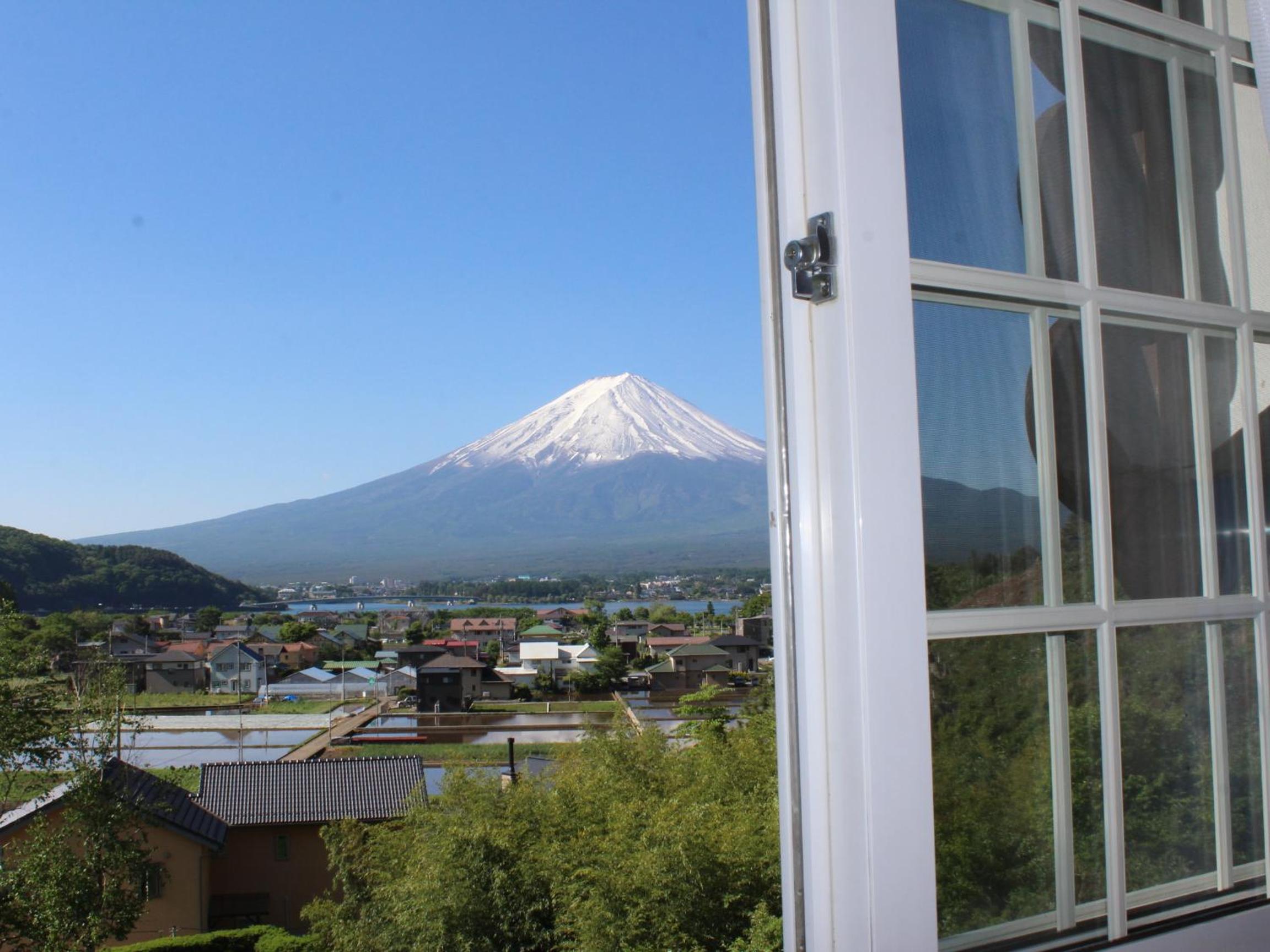 Twin Room with Mt. Fuji View - Non-Smoking photo 3