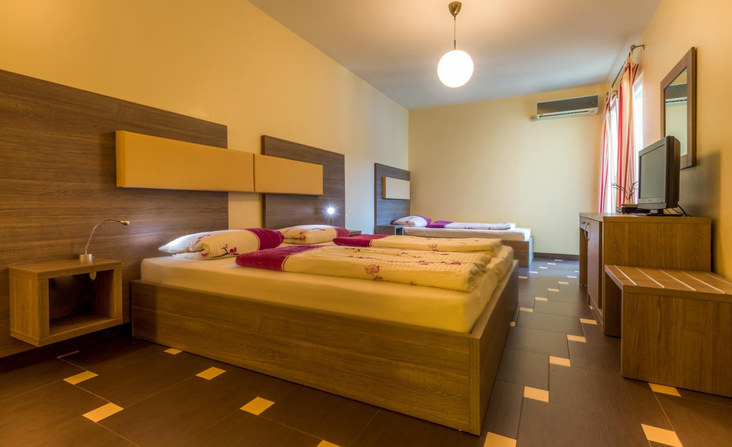 Triple Room with Terrace
