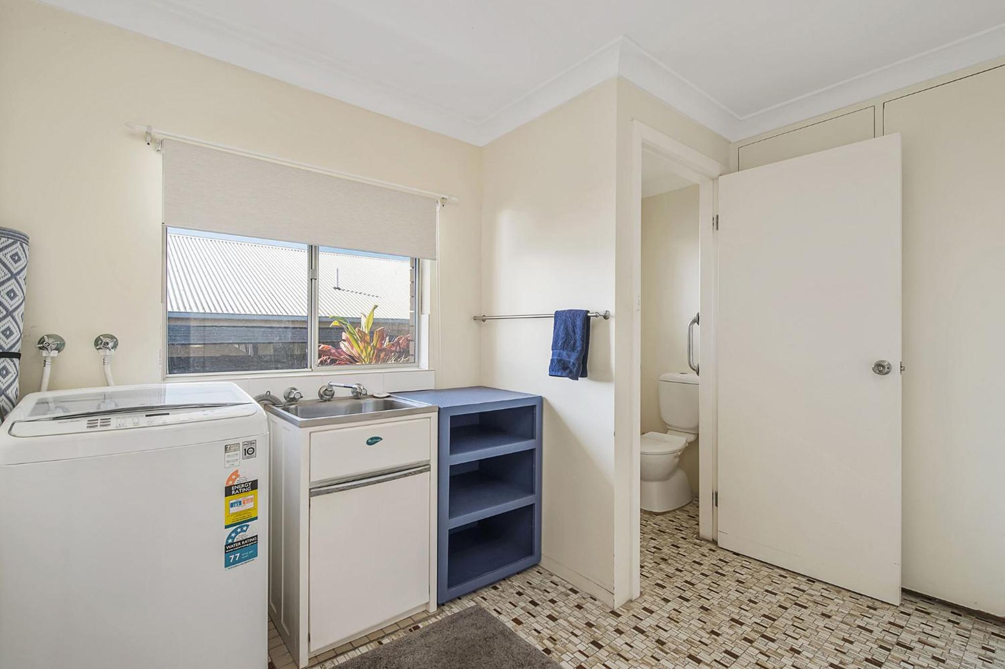 Three-Bedroom House photo 3