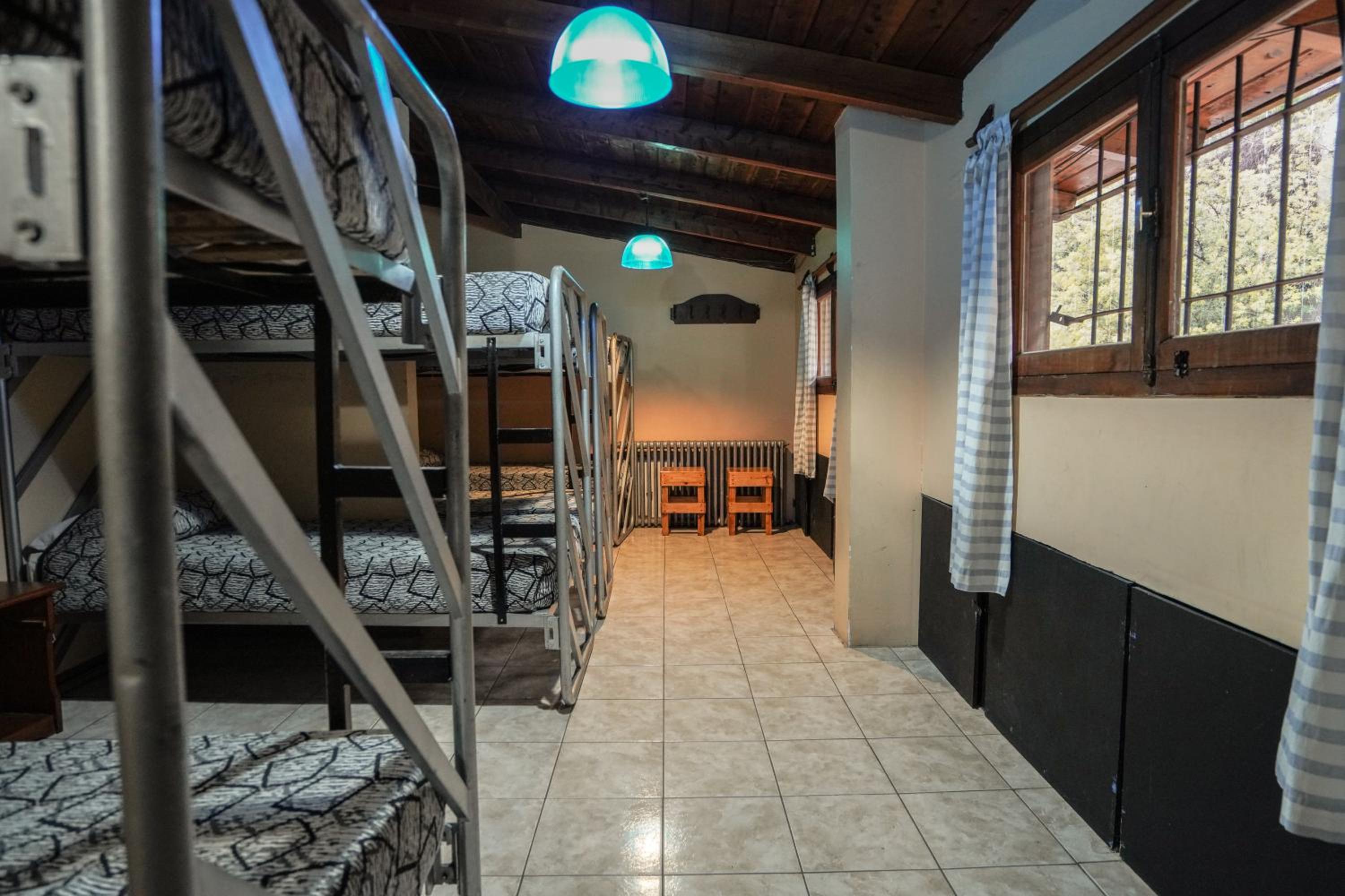 Bed in 8-Bed Dormitory Room photo 1