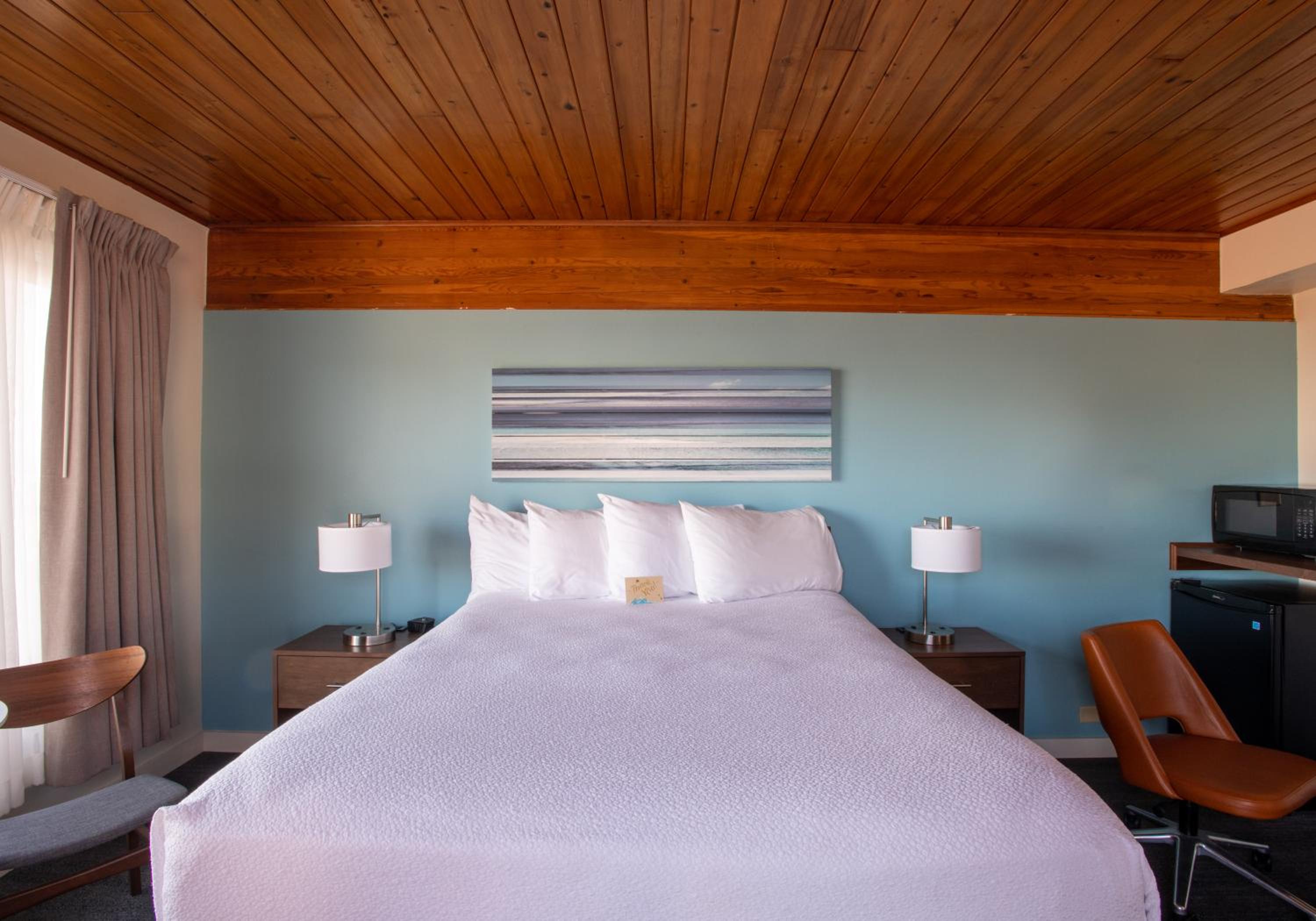 Premium Ocean Front Guestroom - Queen photo 1