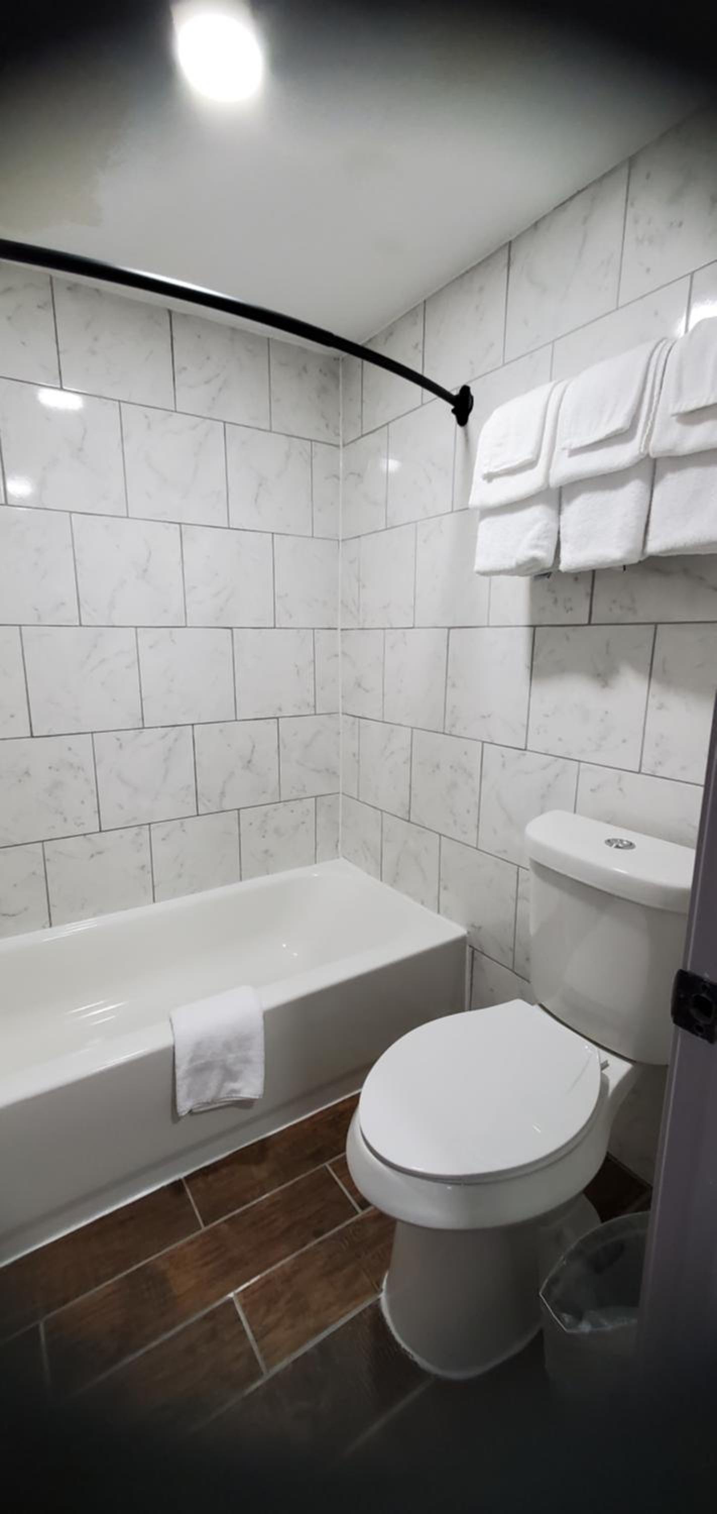 Double Room with Two Double Beds - Pet Friendly/Non-Smoking - Photo 5