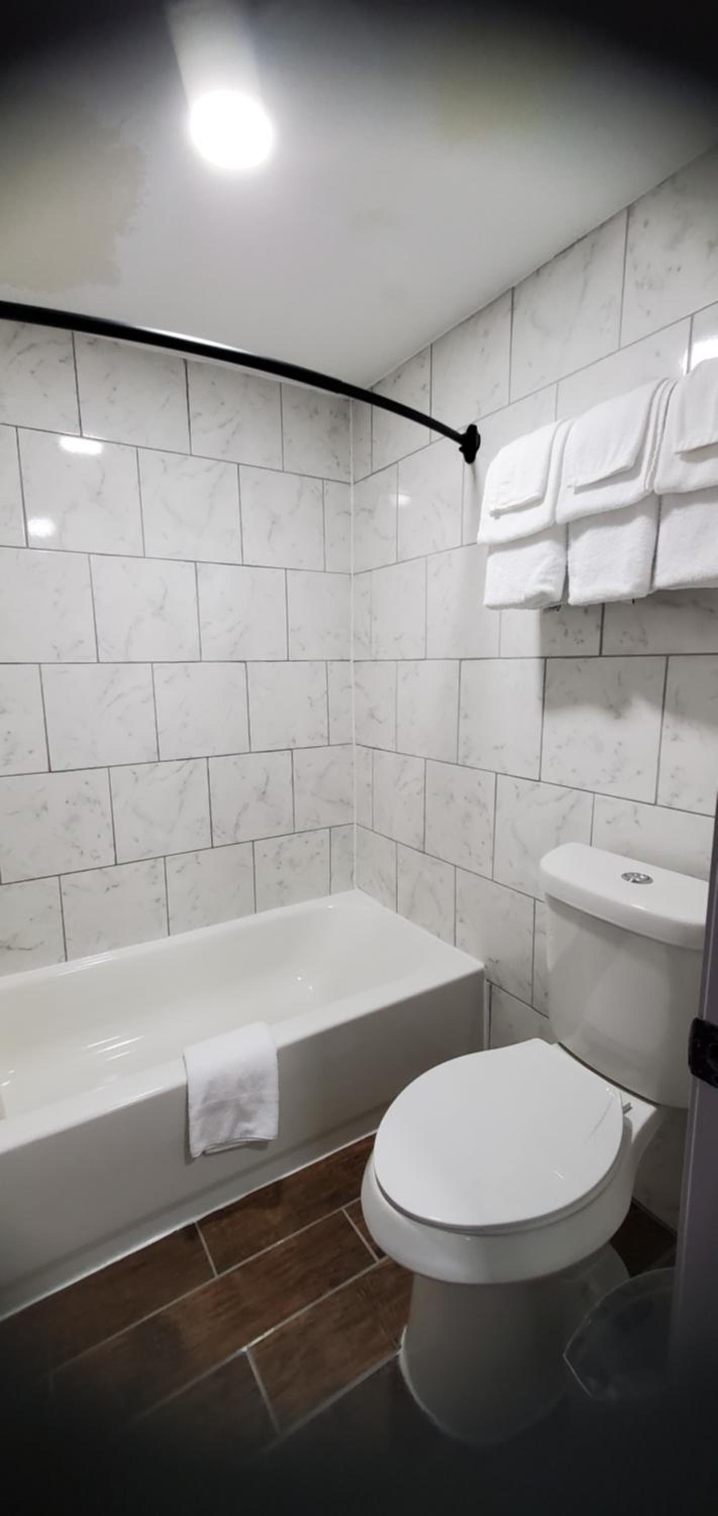 Double Room with Two Double Beds - Non-Smoking - Photo 2