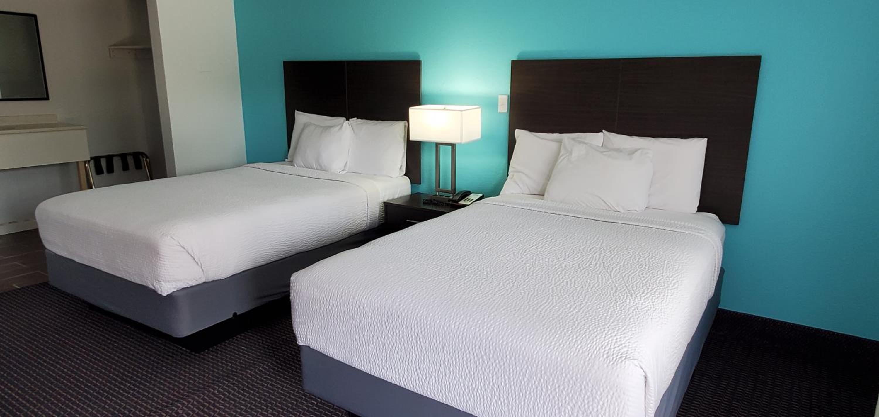 Double Room With Two Double Beds - Smoking photo 3