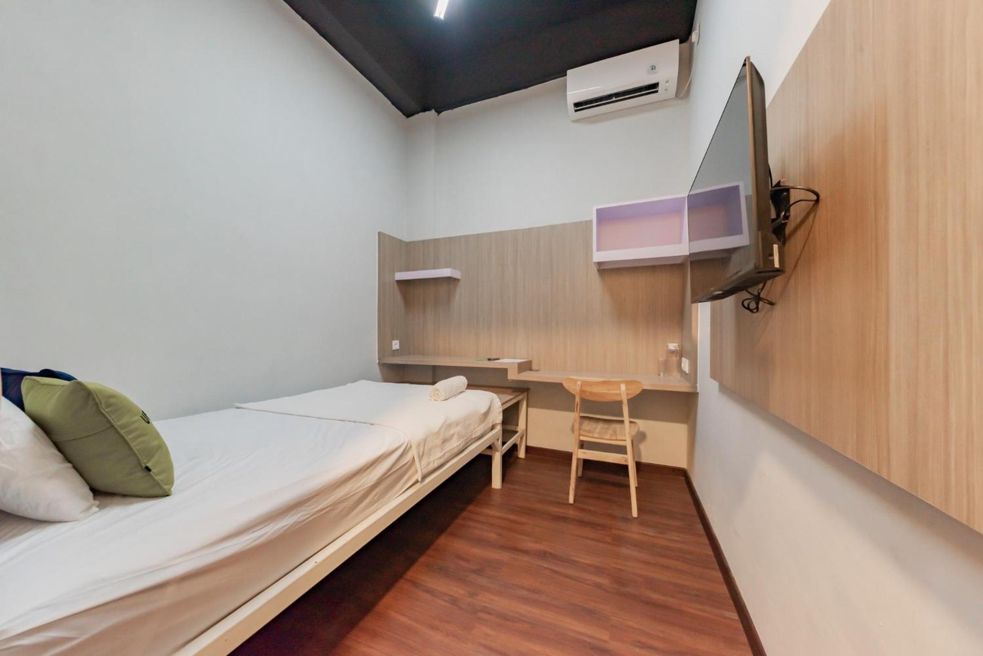 Single Room photo 3