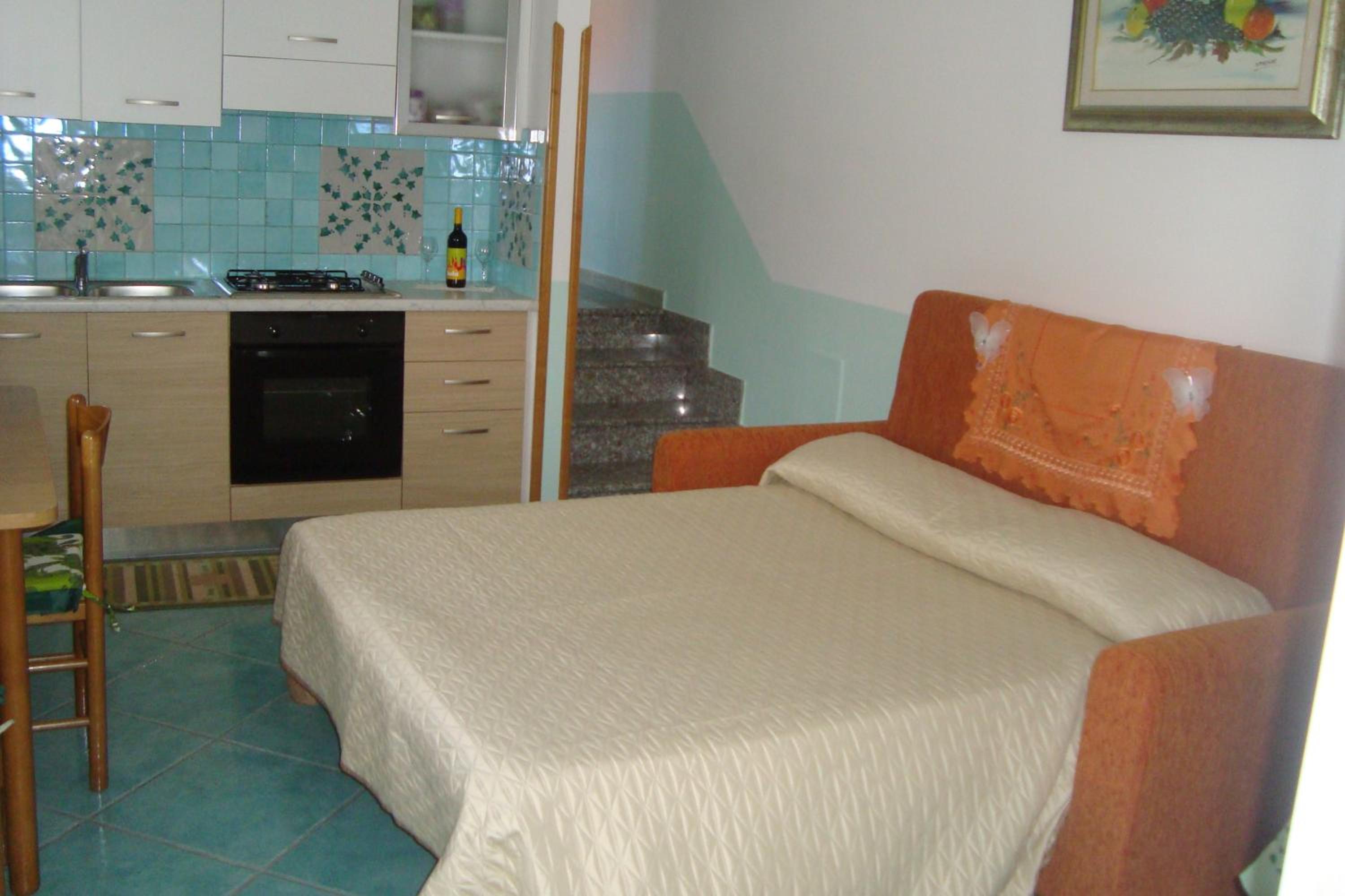 Studio Apartment - Photo 18