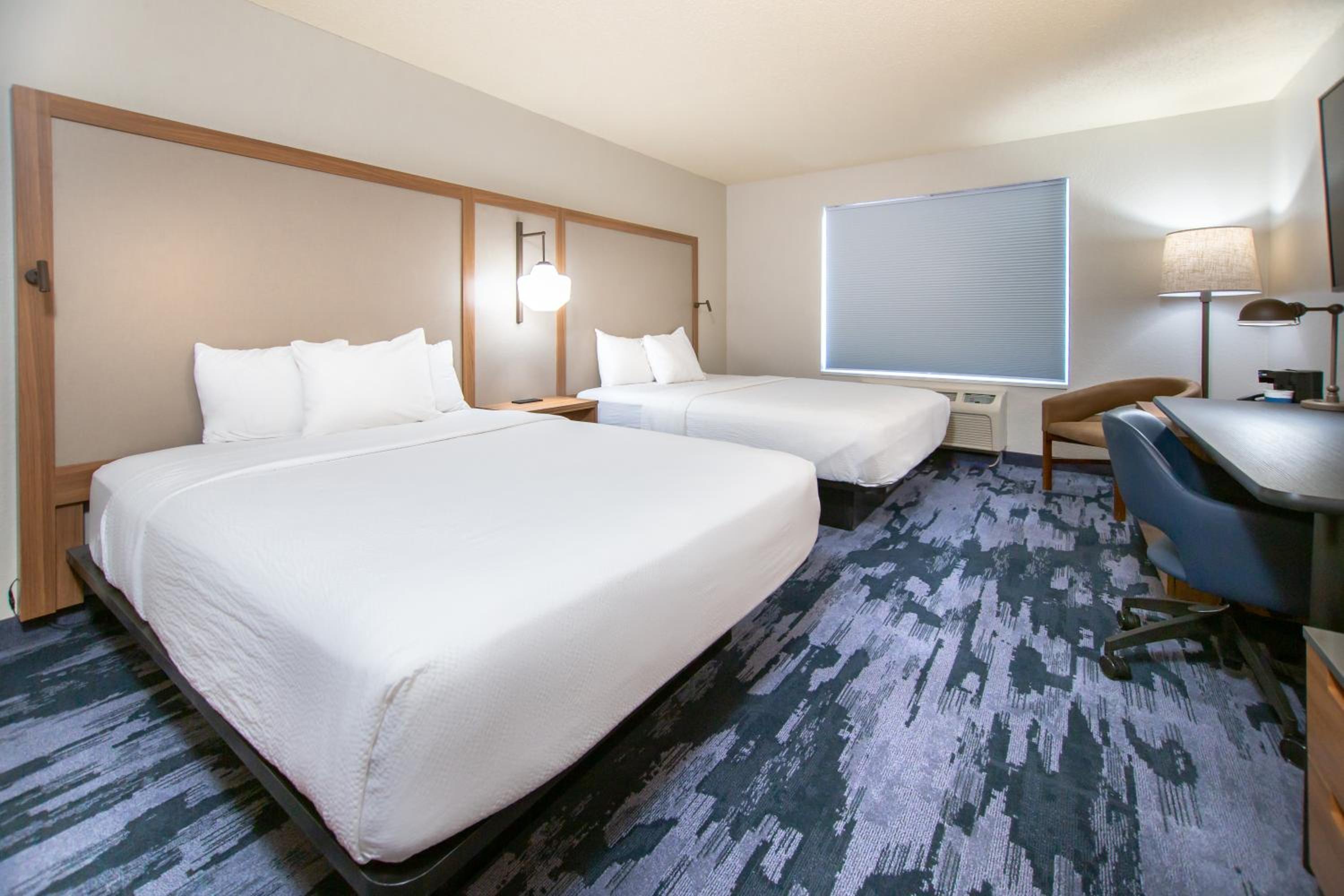 Queen Room with Two Queen Beds - Photo 1