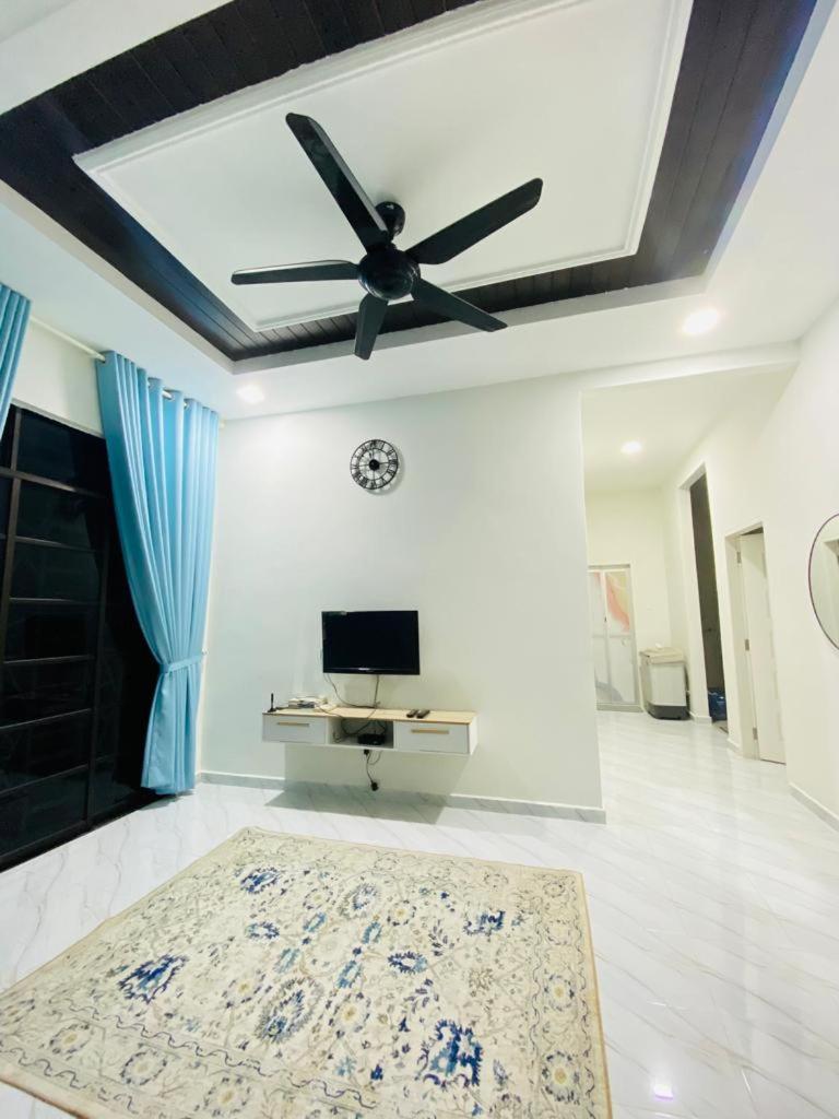 Four-Bedroom House photo 1