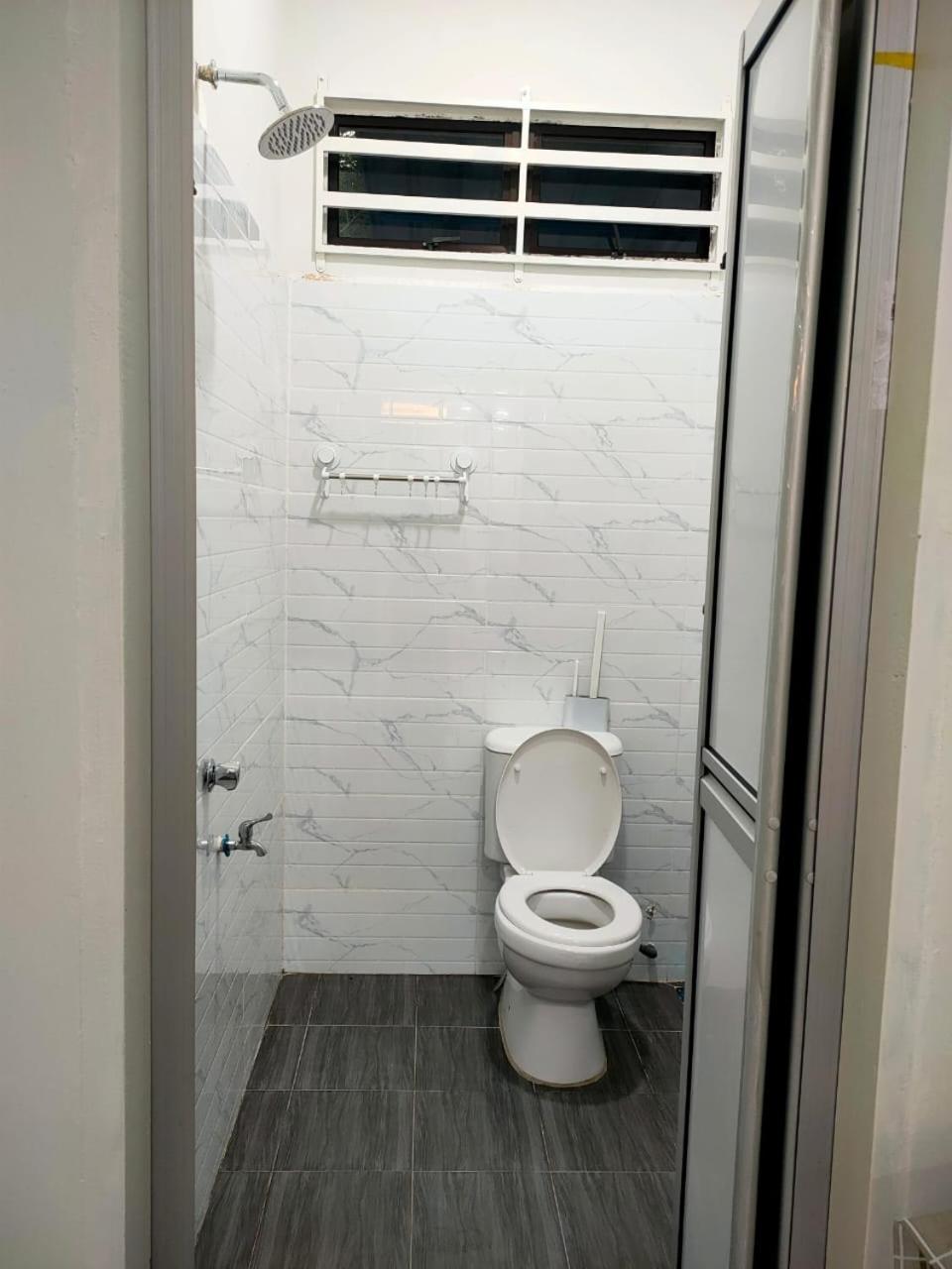 Four-Bedroom House photo 2