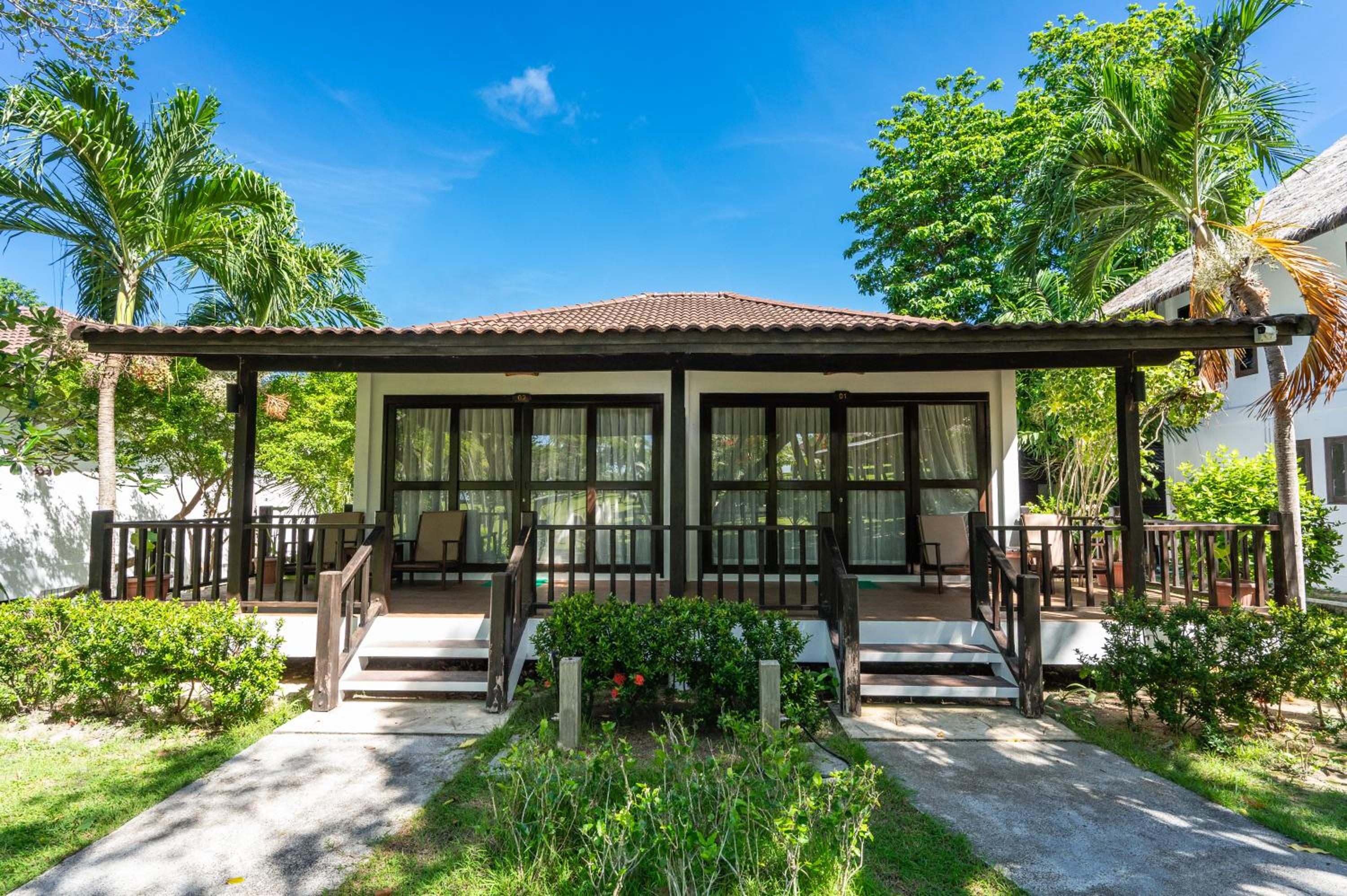 Deluxe Double or Twin Room with Lake View