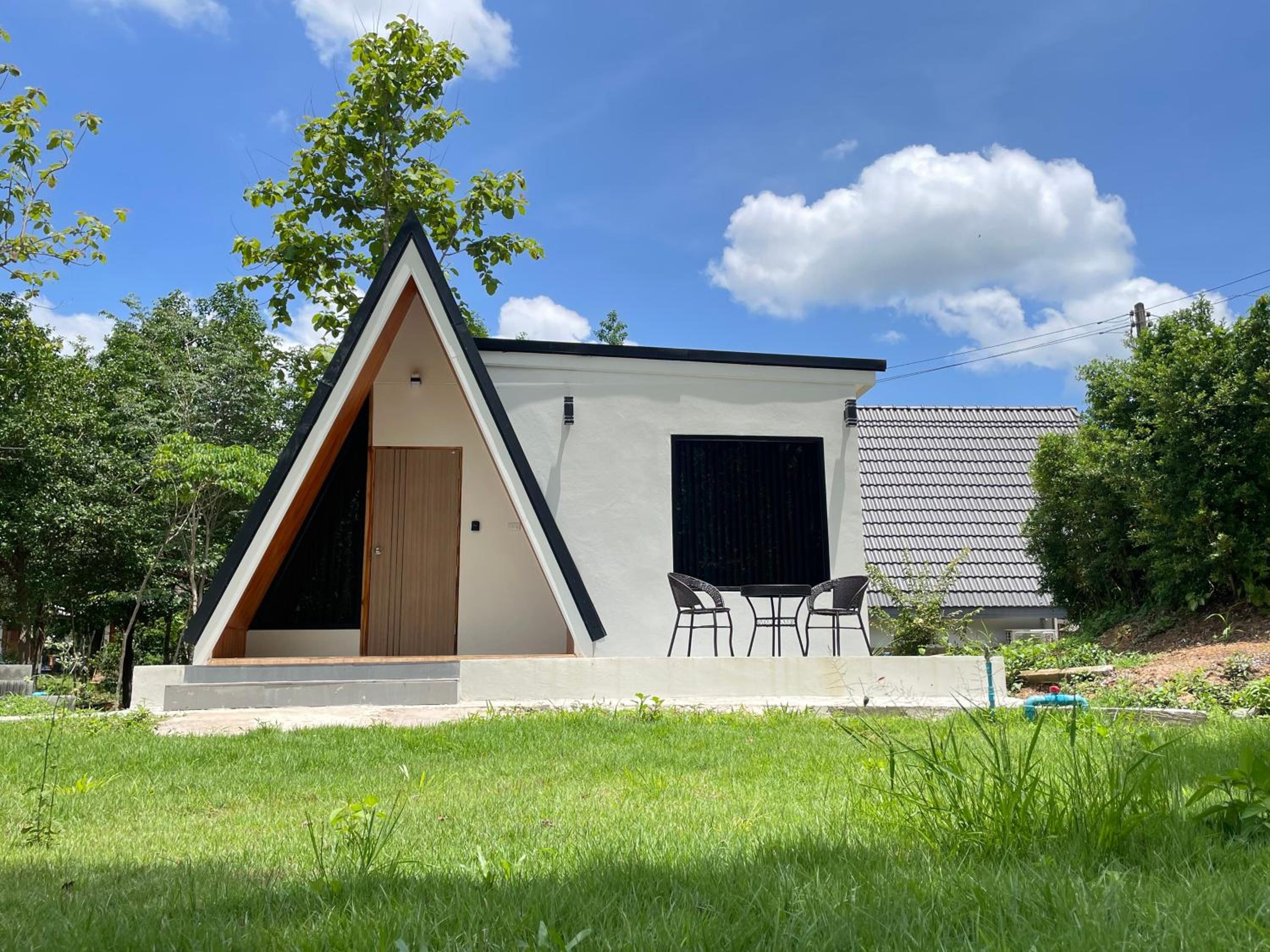 One-Bedroom House - Photo 6