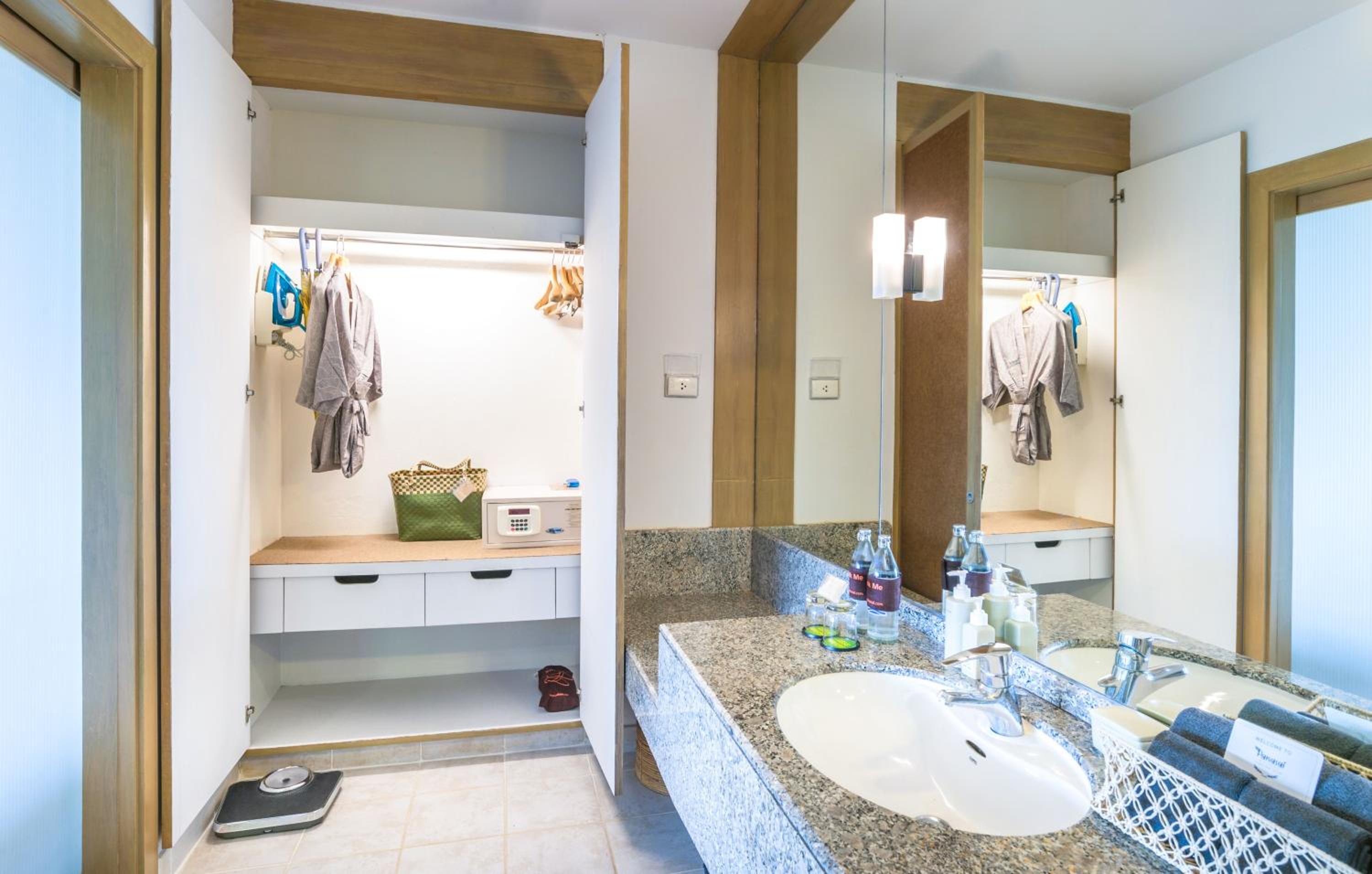 Deluxe Double or Twin Room photo 3