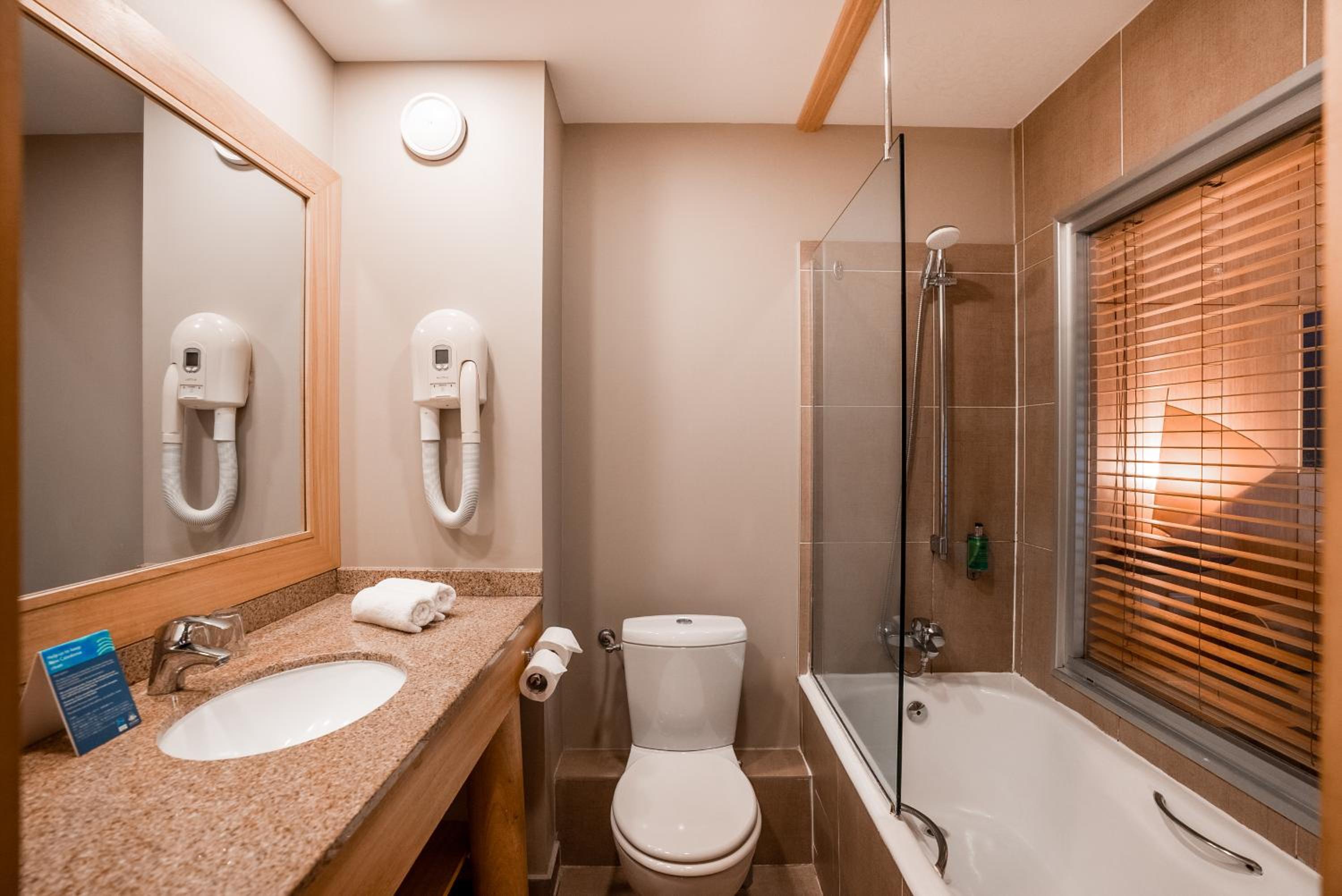 Premium Suite with Hot Tub photo 2
