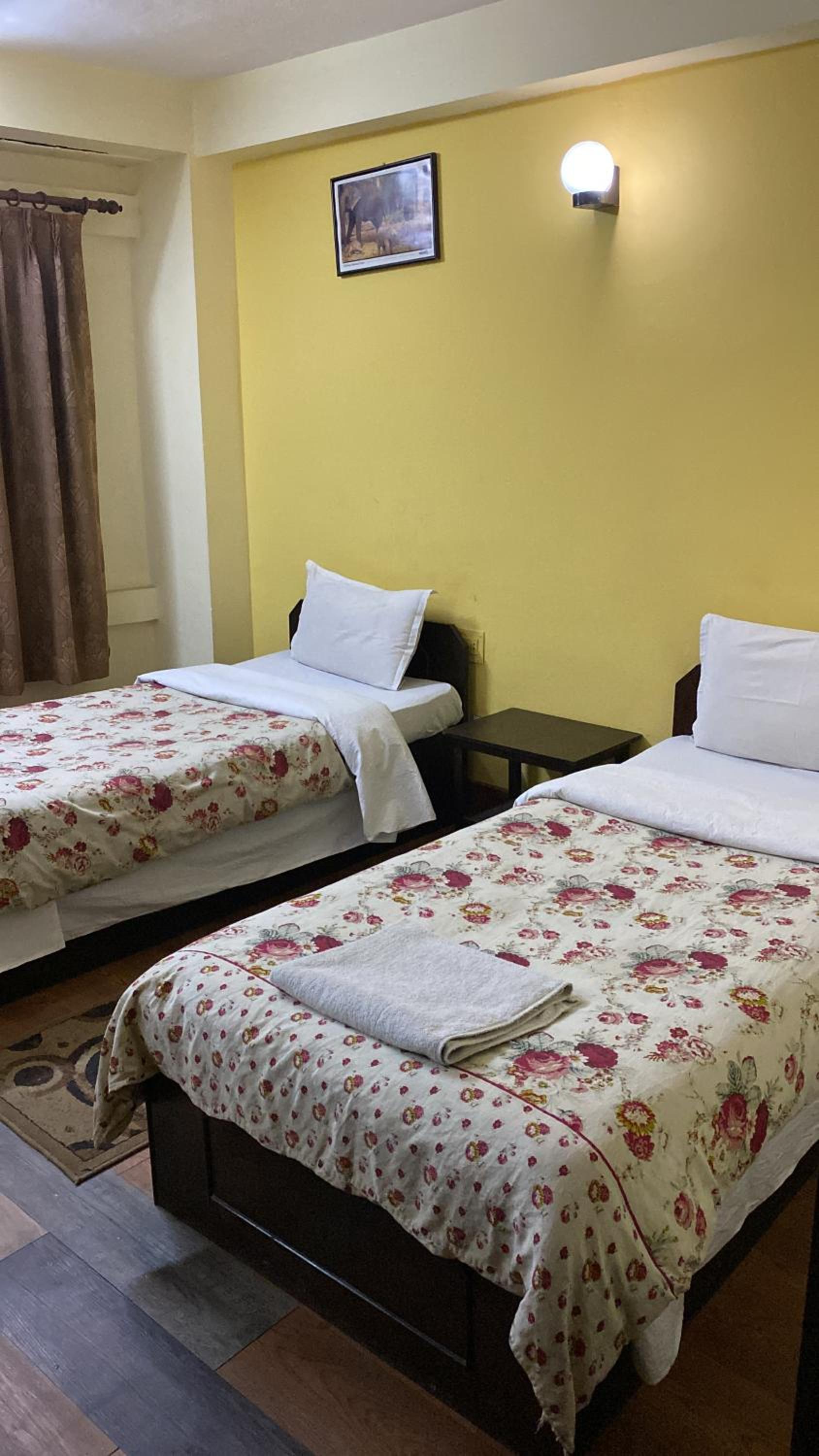 Economy Twin Room with Shared Bathroom