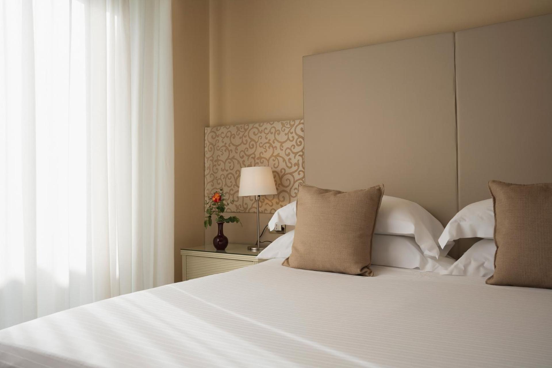 Superior Double or Twin Room - Photo 3