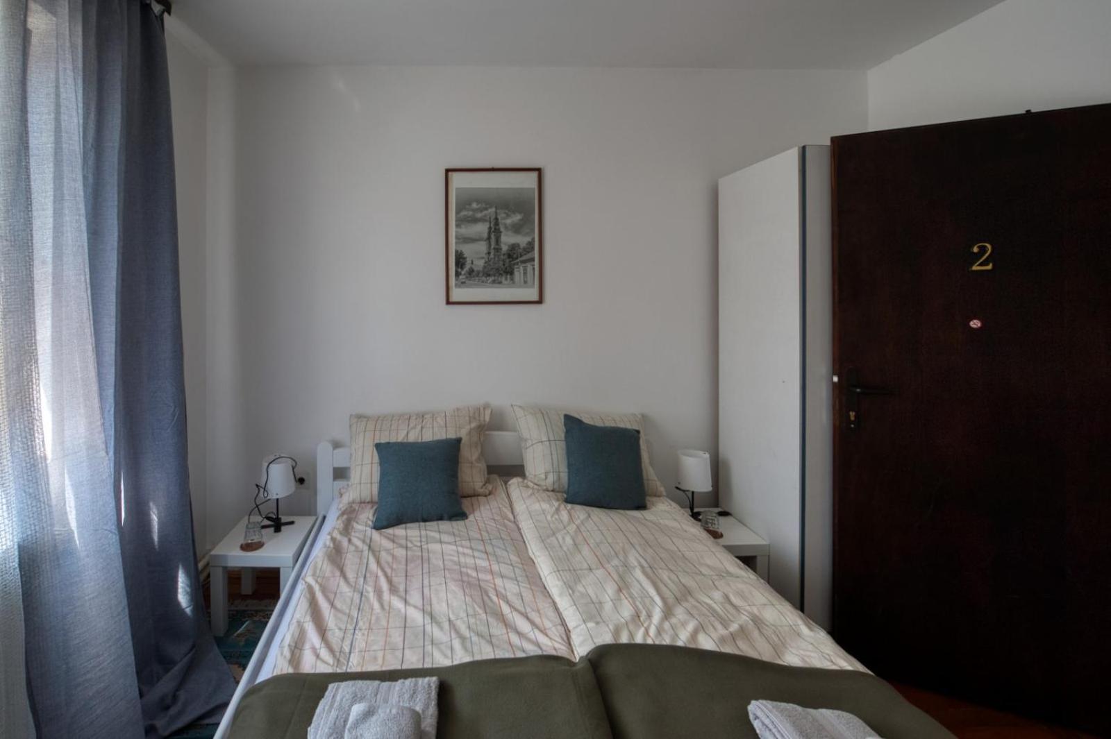 Double Room With Shared Bathroom photo 2