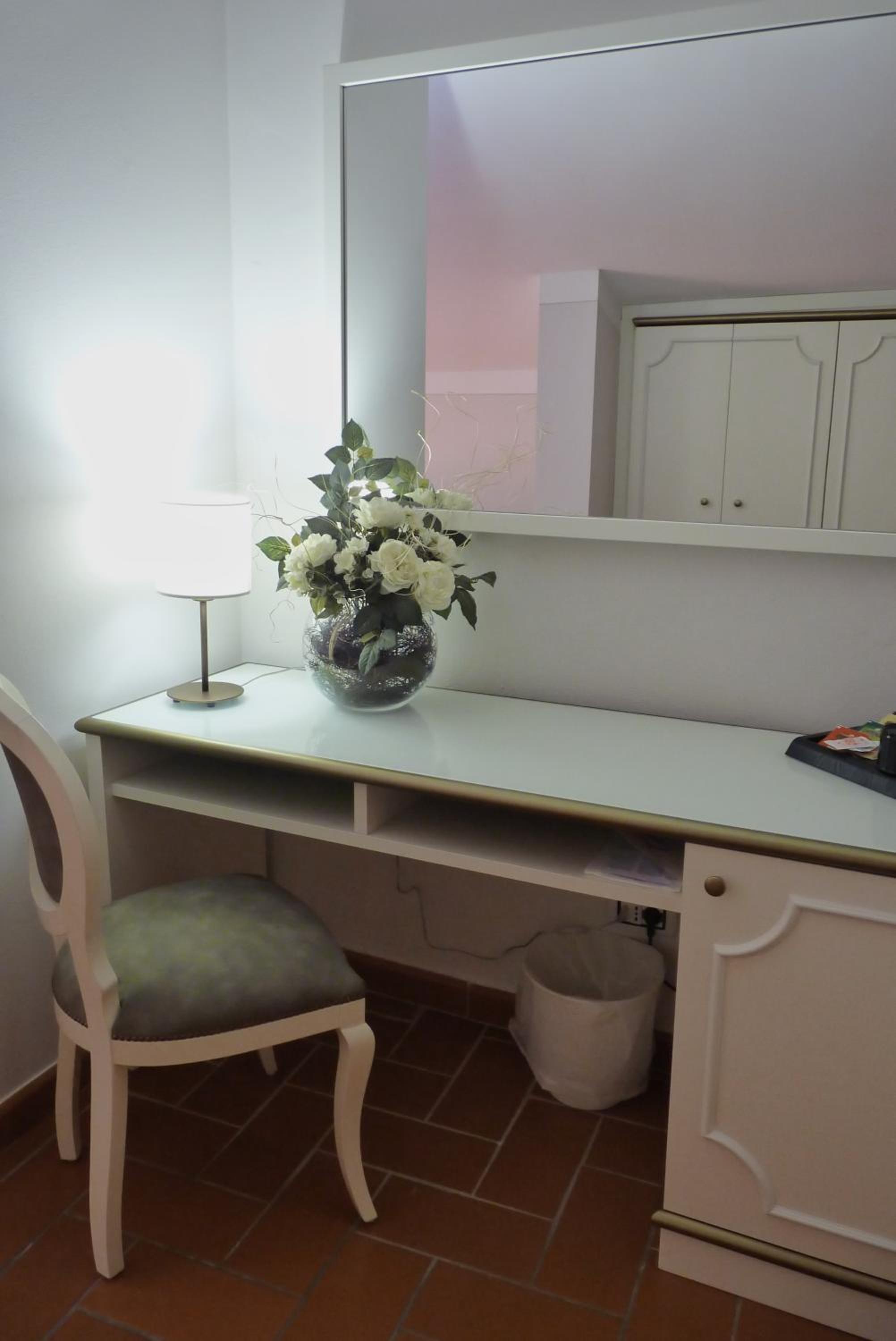 Superior Double or Twin Room - Photo 11