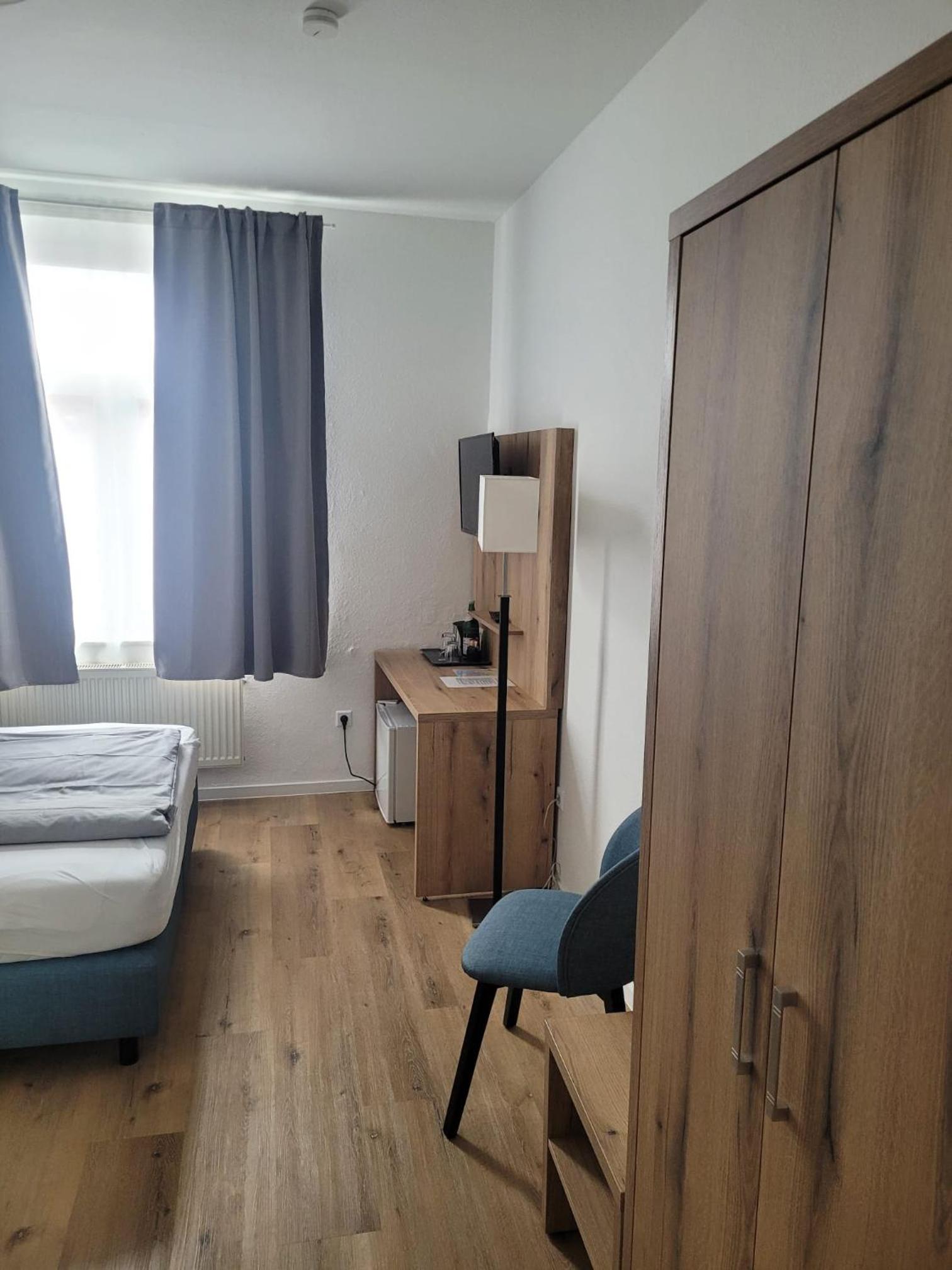 Large Single Room