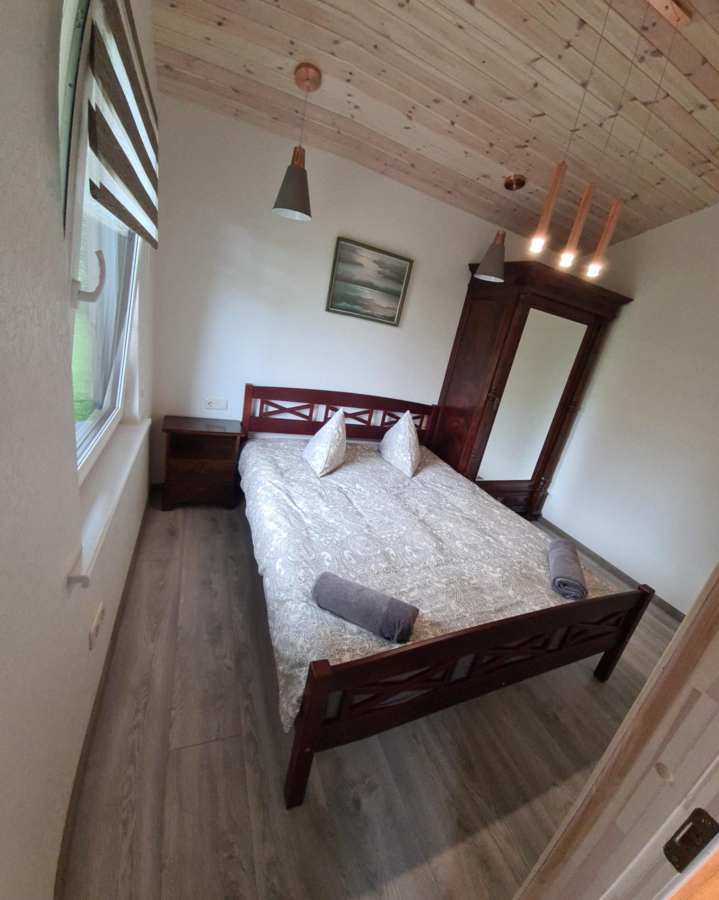 Three-Bedroom House - Photo 3