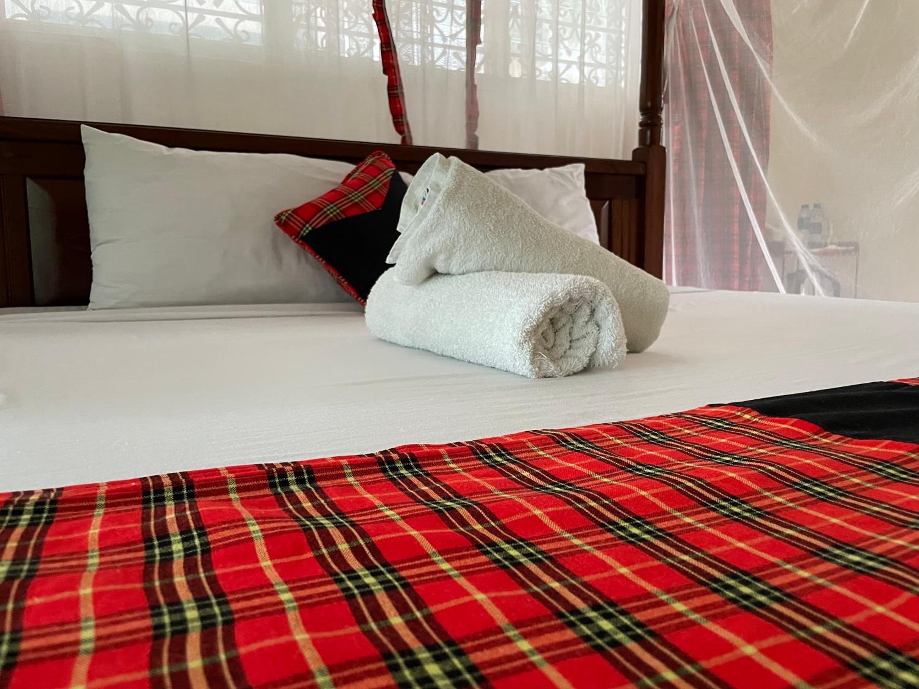 Double Room with Balcony - Photo 9