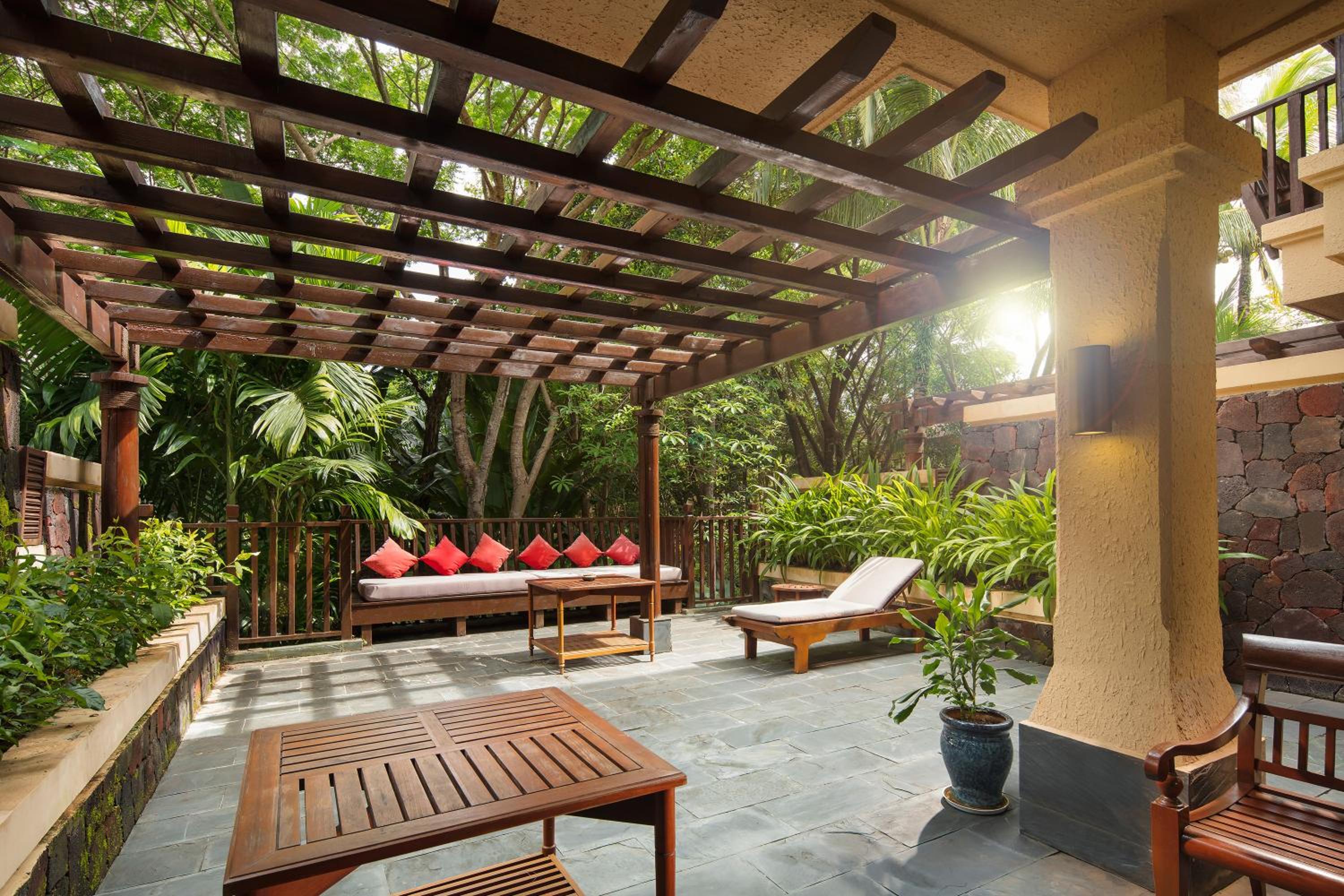 Deluxe Garden View Terrace Room (King Bed)  photo 3