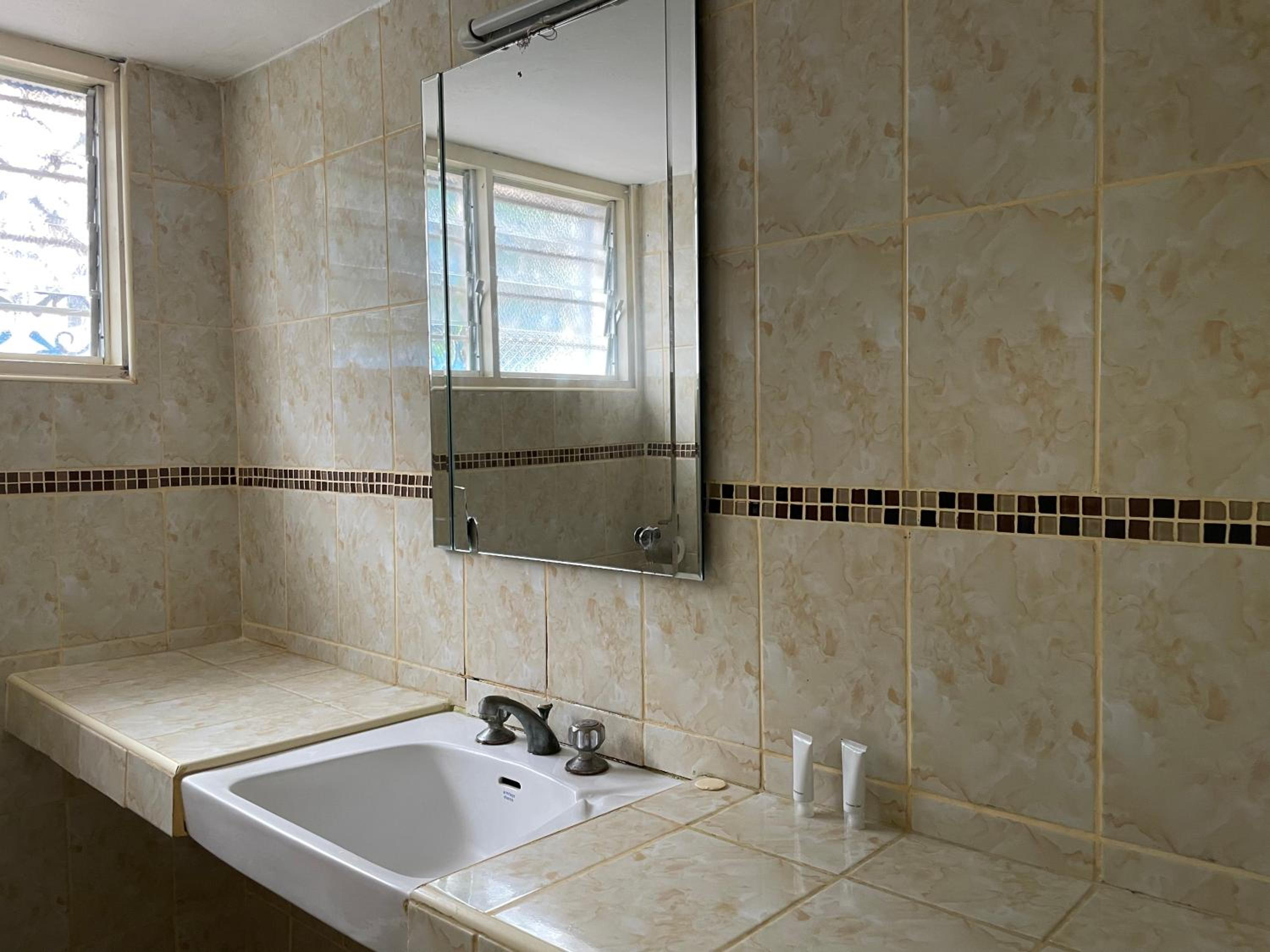 Double Room with Balcony - Photo 3