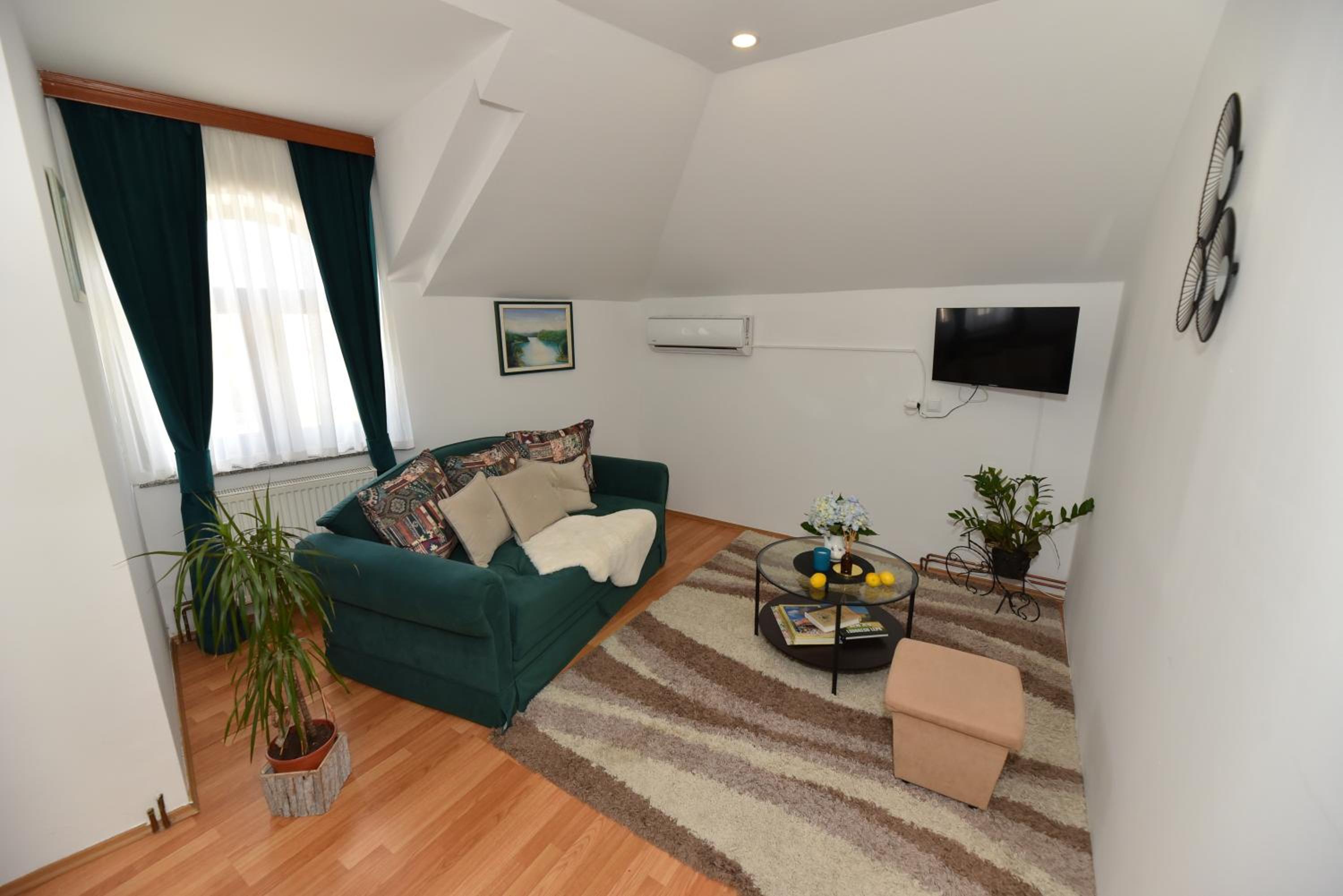 Standard Apartment - Photo 2