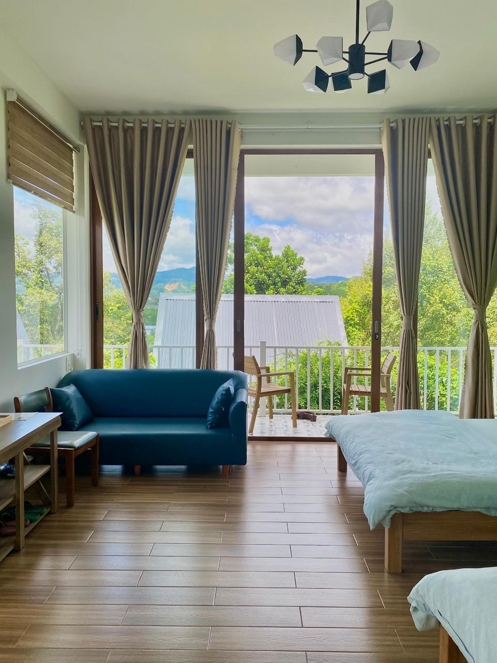 Family Room with Balcony photo 2