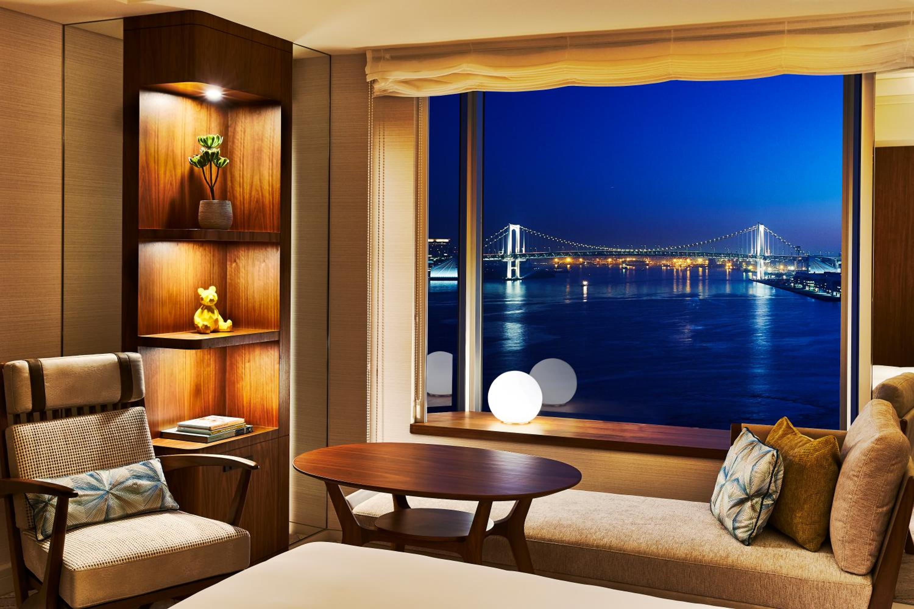 Classic King Room Japanese Lounge Access with Bay View photo 2