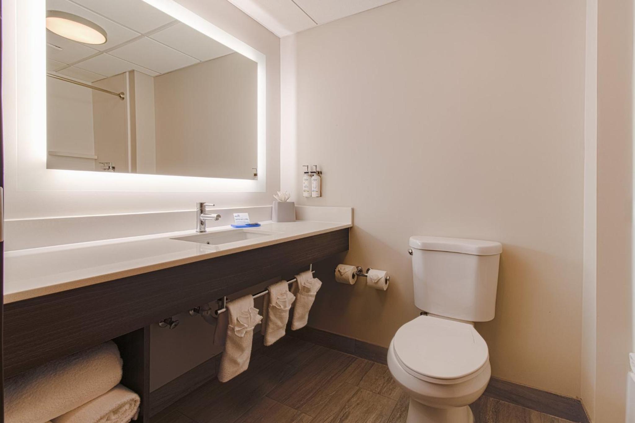 Holiday Inn Express Hartford-Newington by IHG