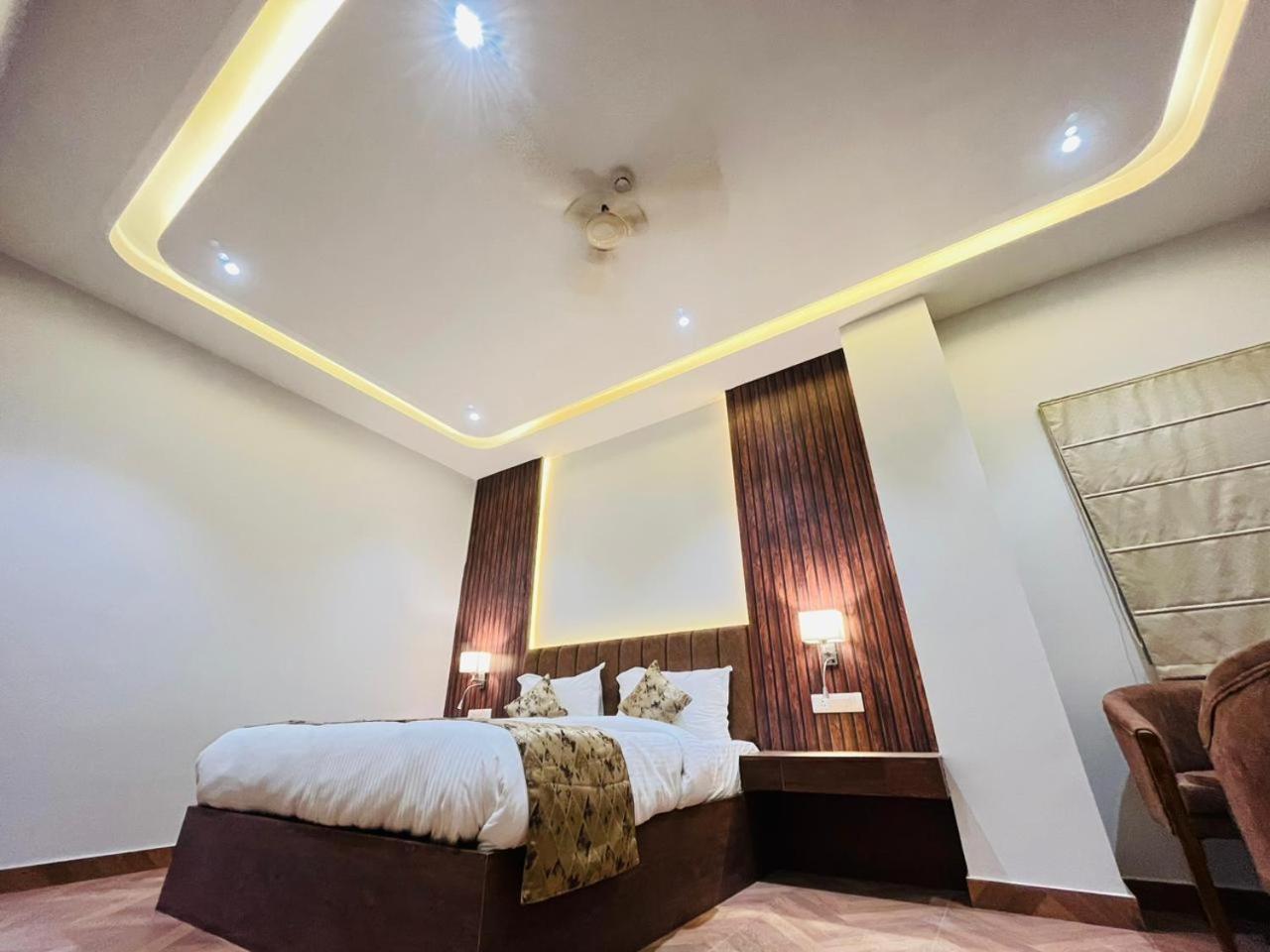 Superior King Room photo 2