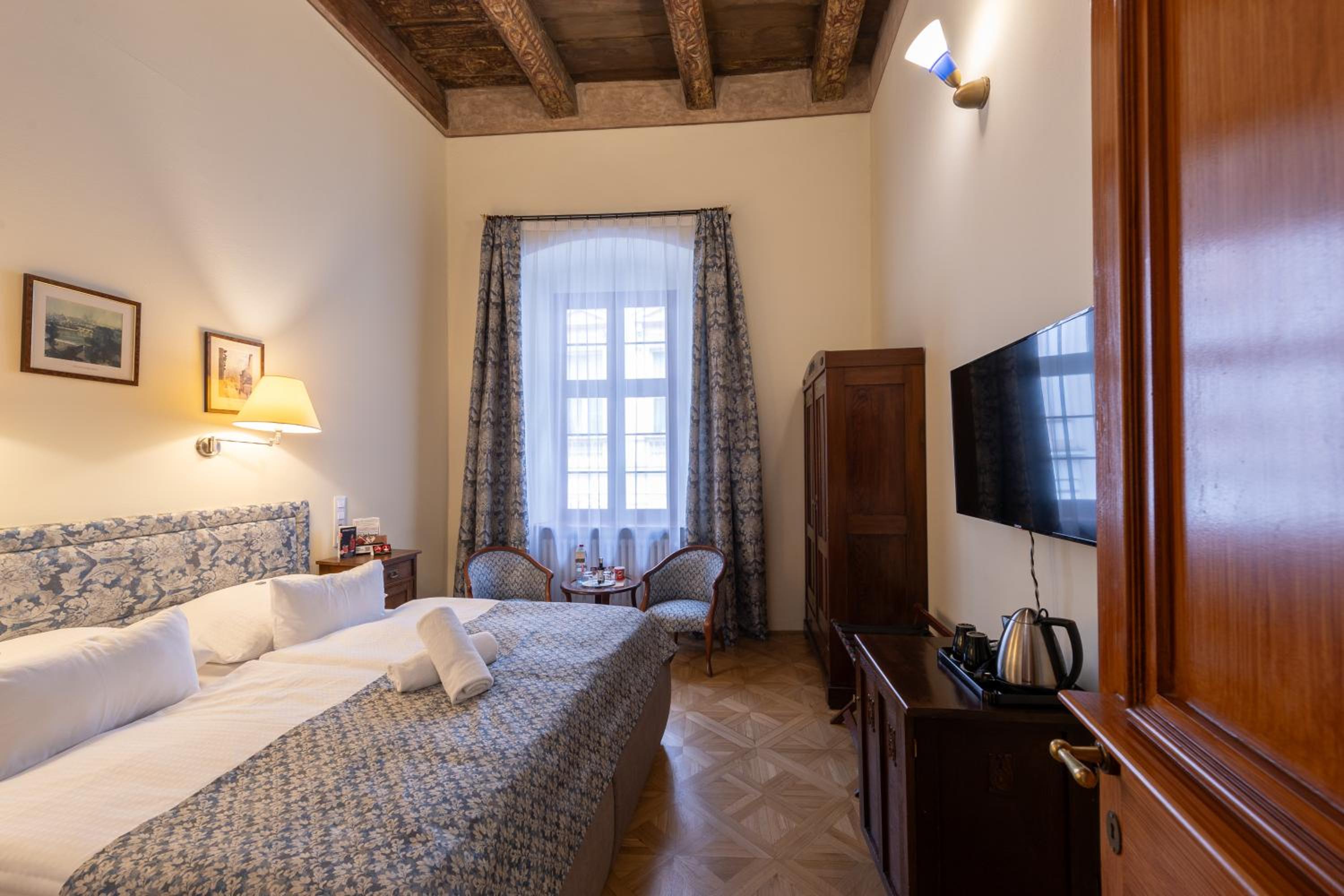 Deluxe Double or Twin Room